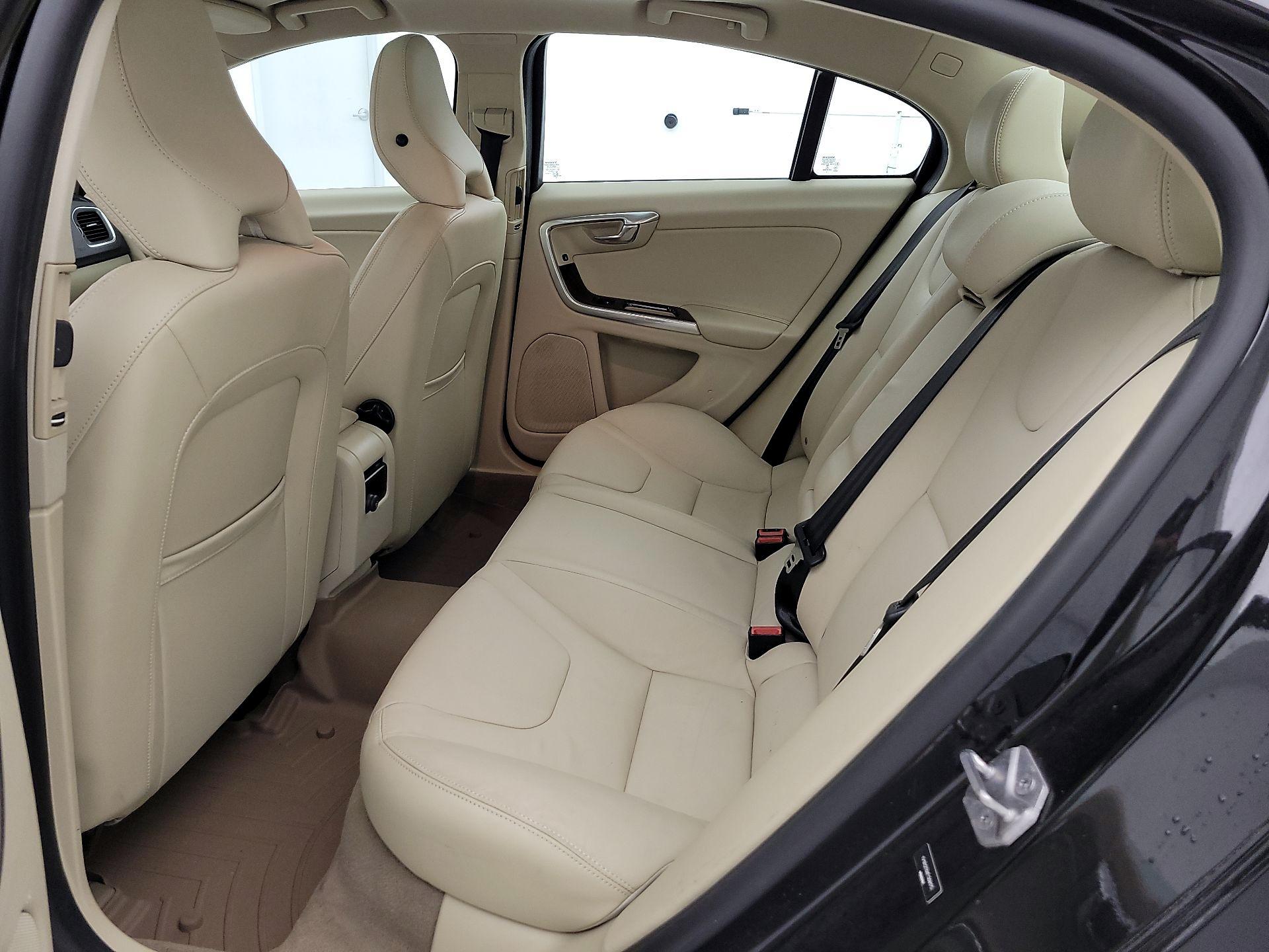 Thumbnail: 2015 Volvo S60 - 19