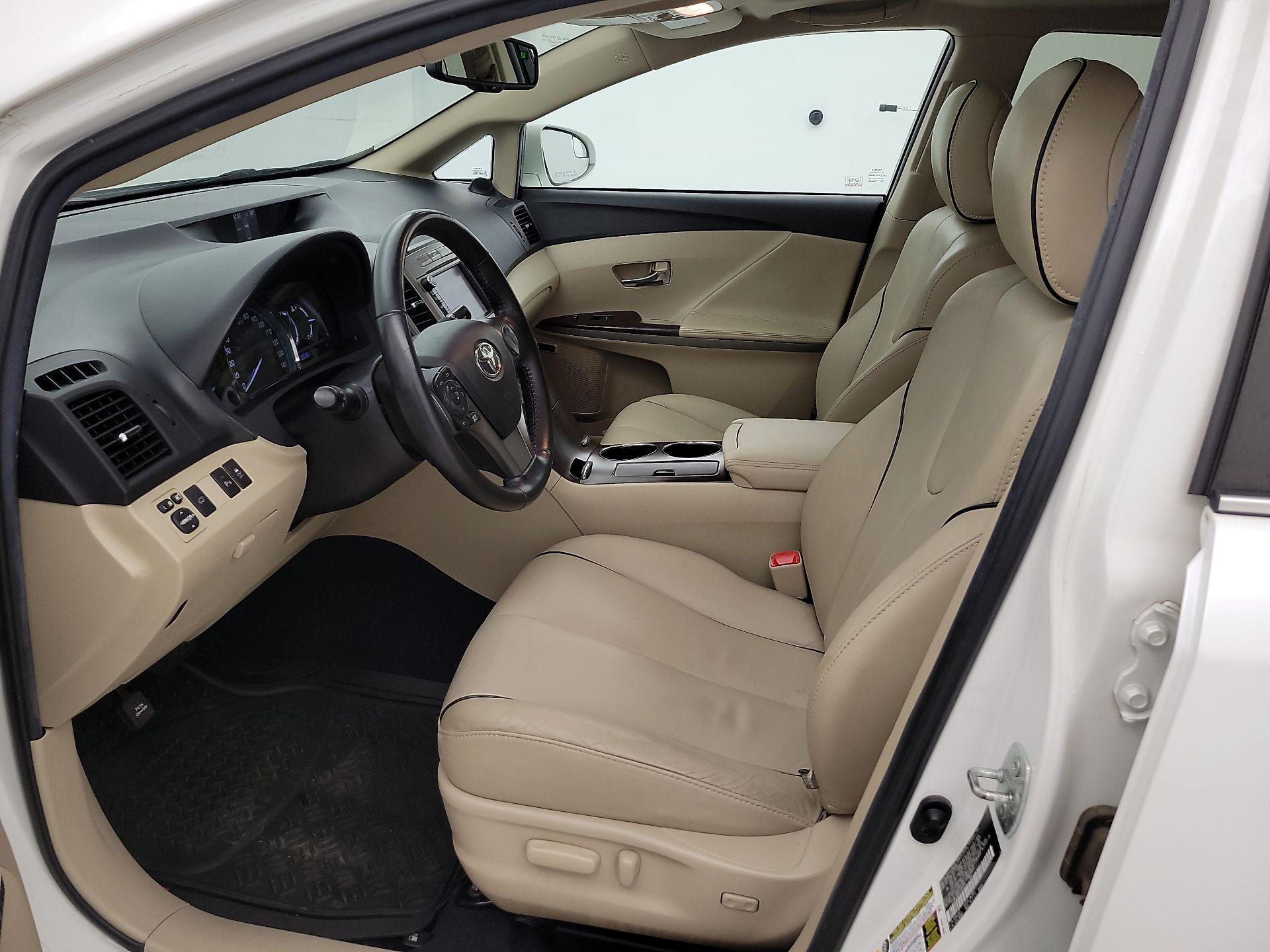 Thumbnail: 2014 Toyota Venza - 11