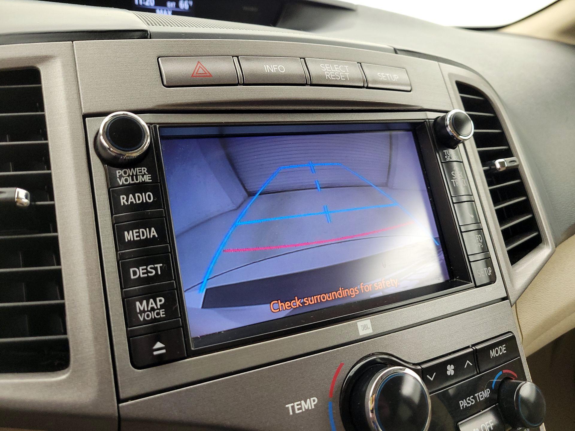Thumbnail: 2014 Toyota Venza - 15