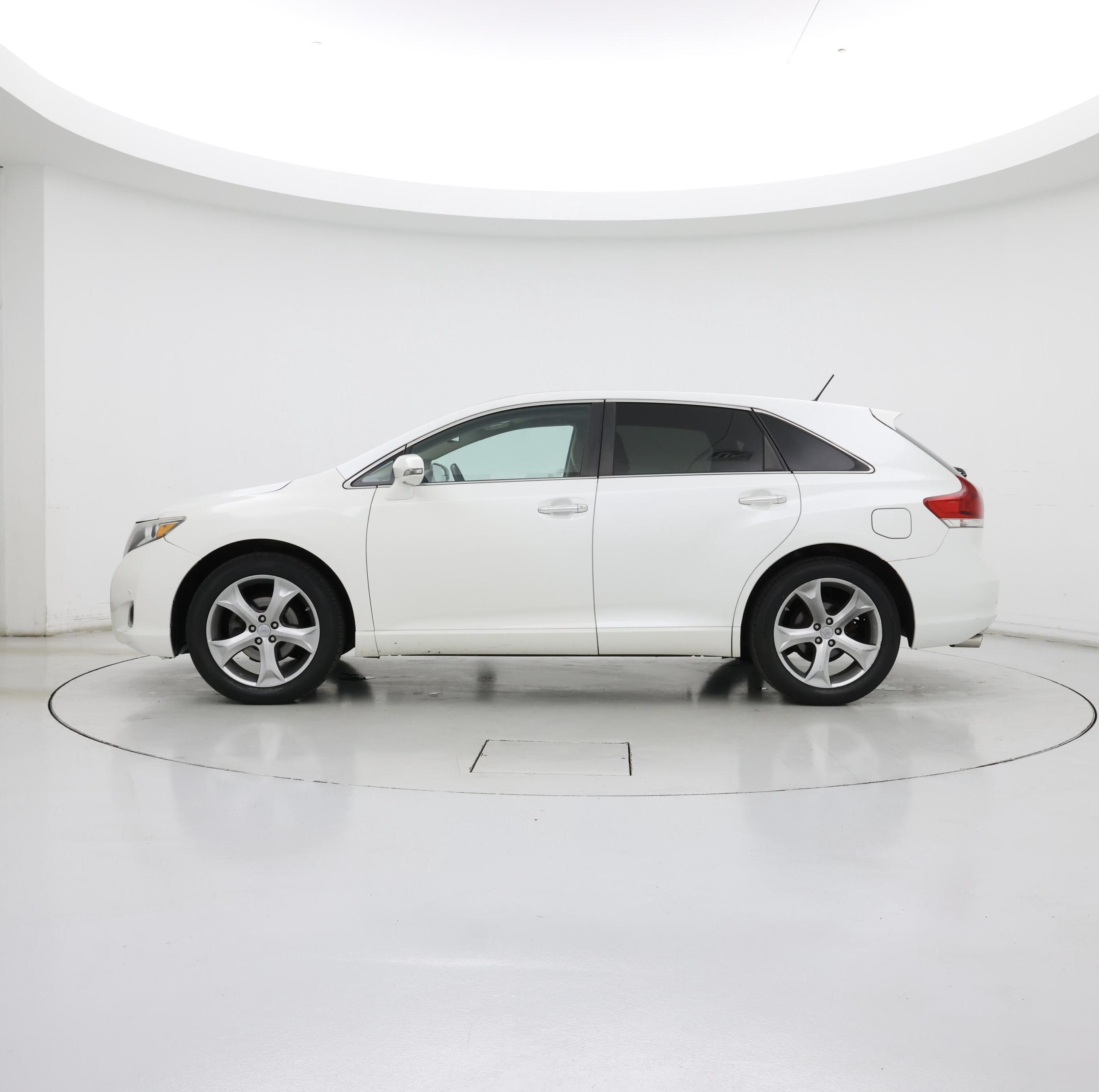 Thumbnail: 2014 Toyota Venza - 3