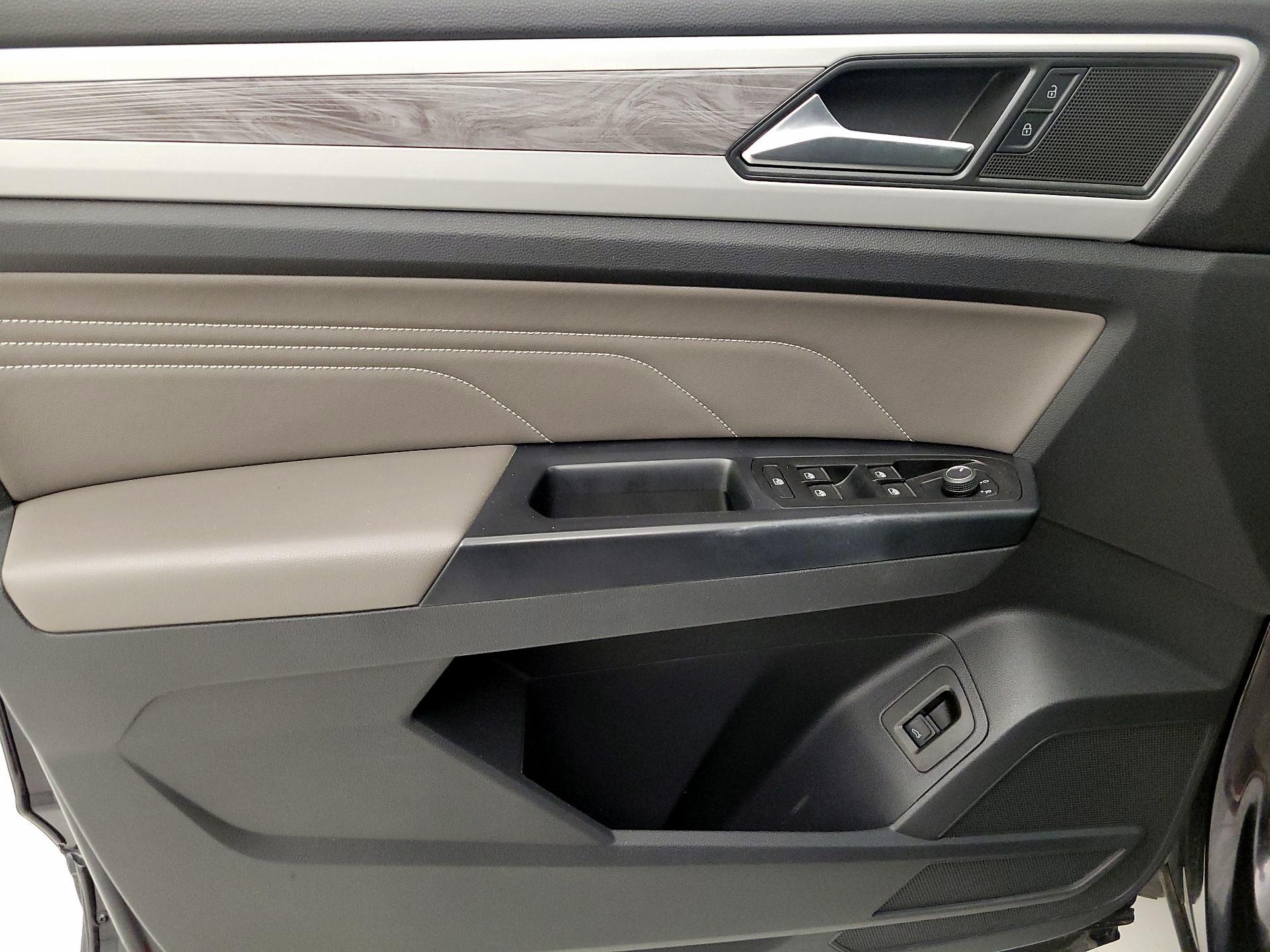 Thumbnail: 2021 Volkswagen Atlas - 12
