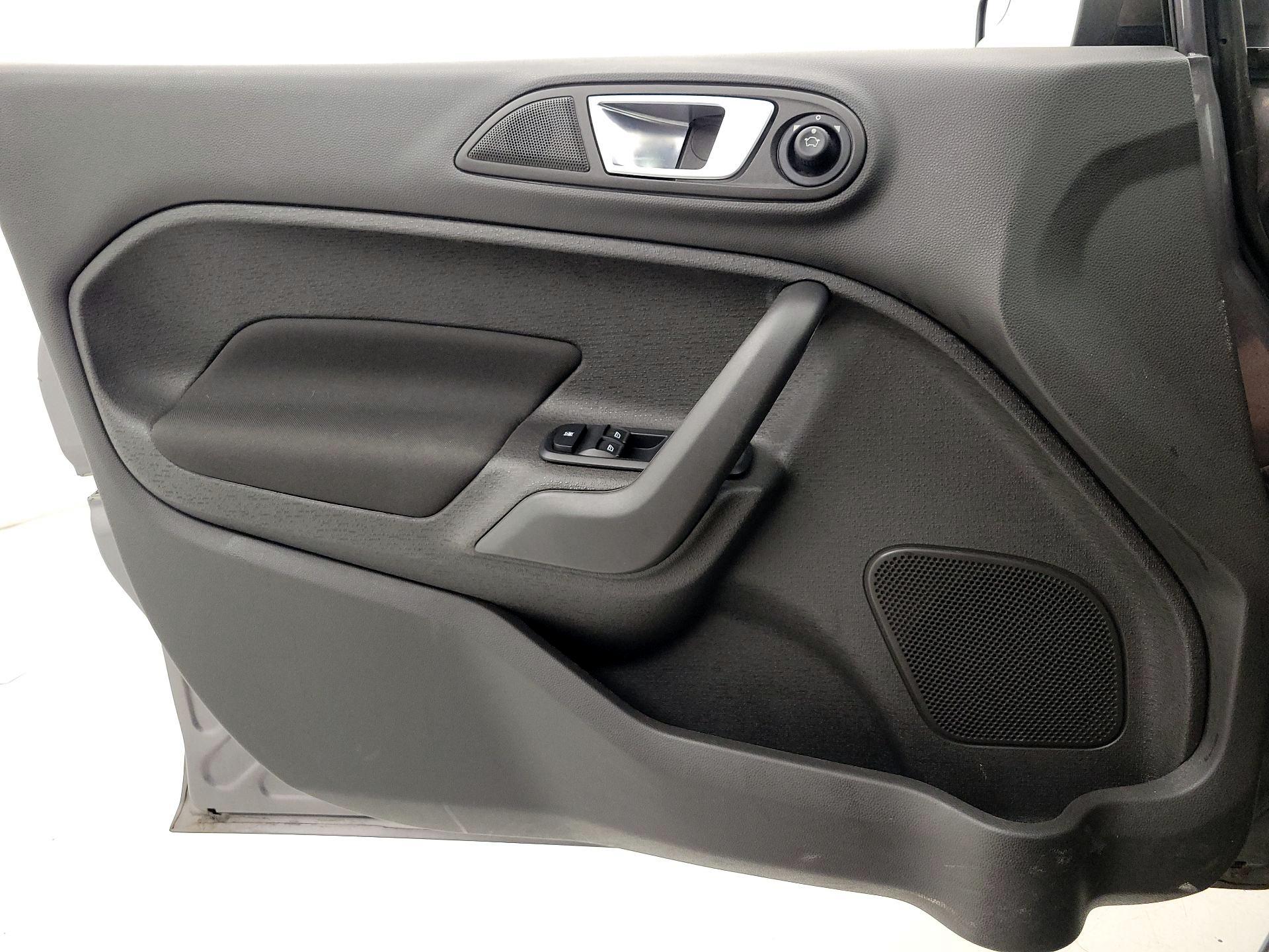 Thumbnail: 2014 Ford Fiesta - 12