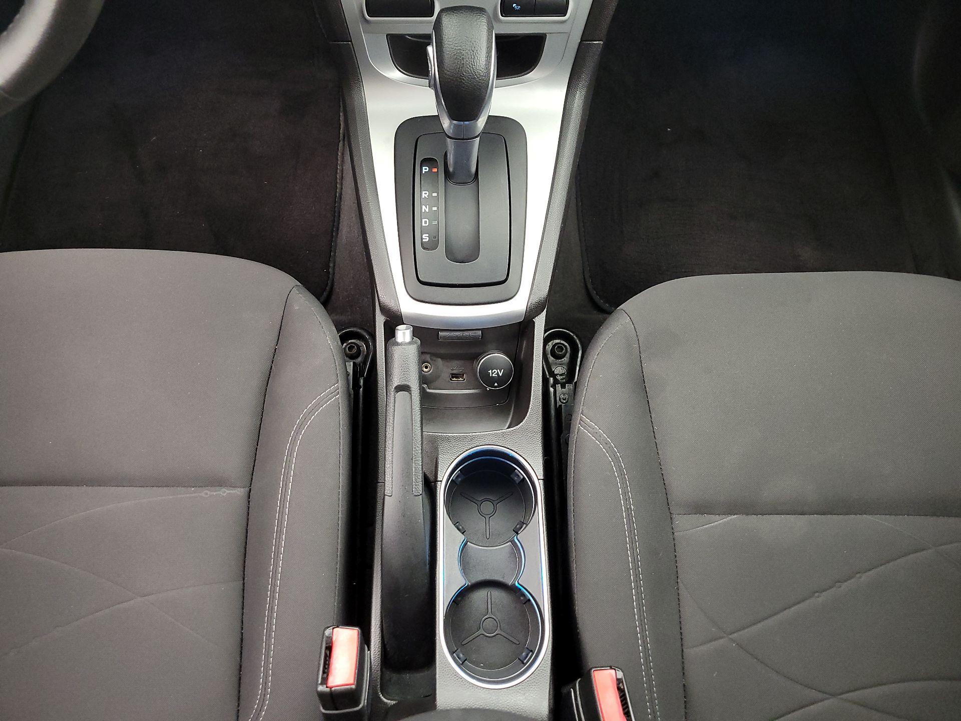 Thumbnail: 2014 Ford Fiesta - 16