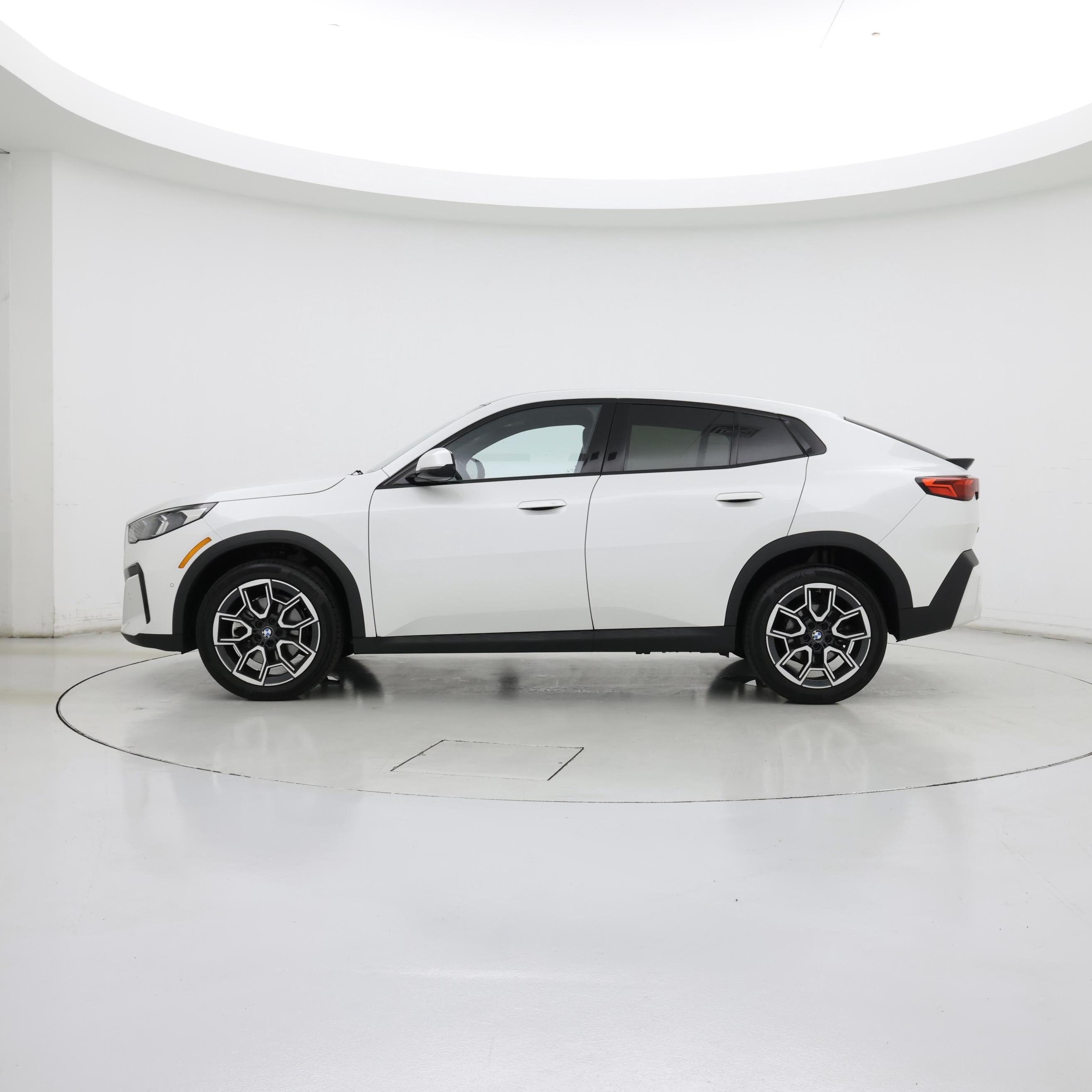 Thumbnail: 2024 BMW X2 - 3