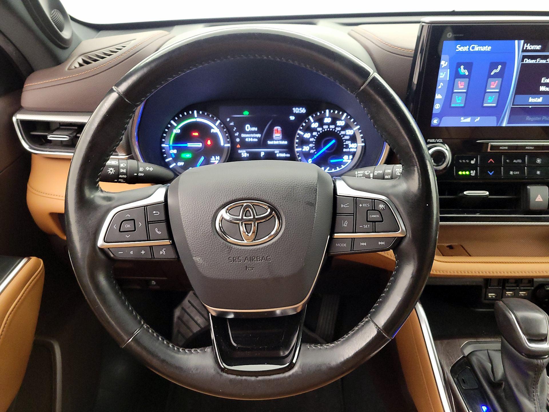 Thumbnail: 2021 Toyota Highlander - 10