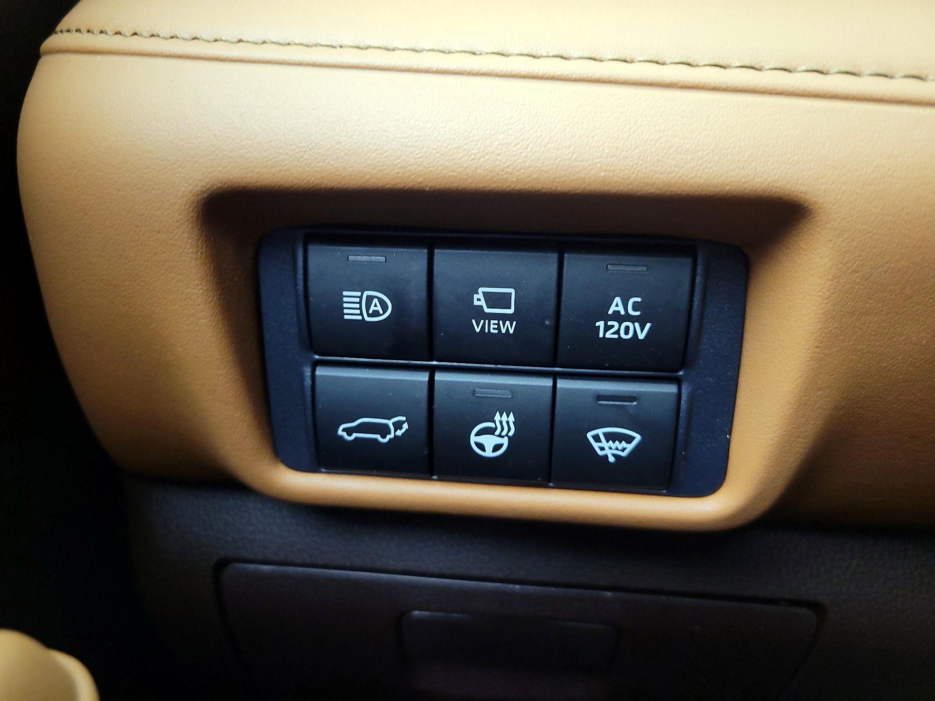 Thumbnail: 2021 Toyota Highlander - 13