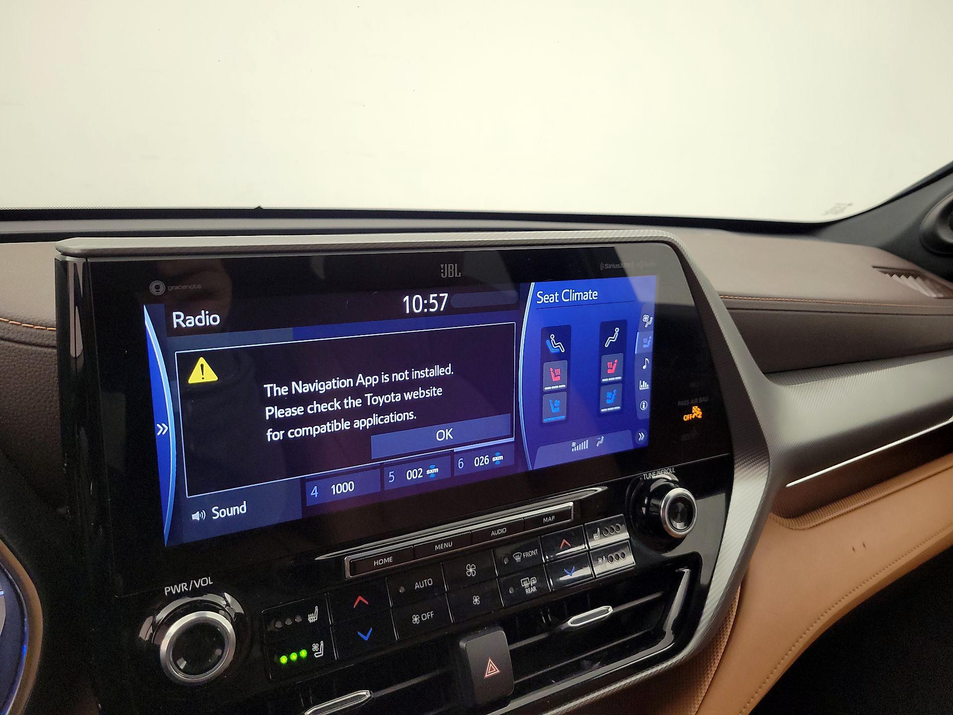 Thumbnail: 2021 Toyota Highlander - 14