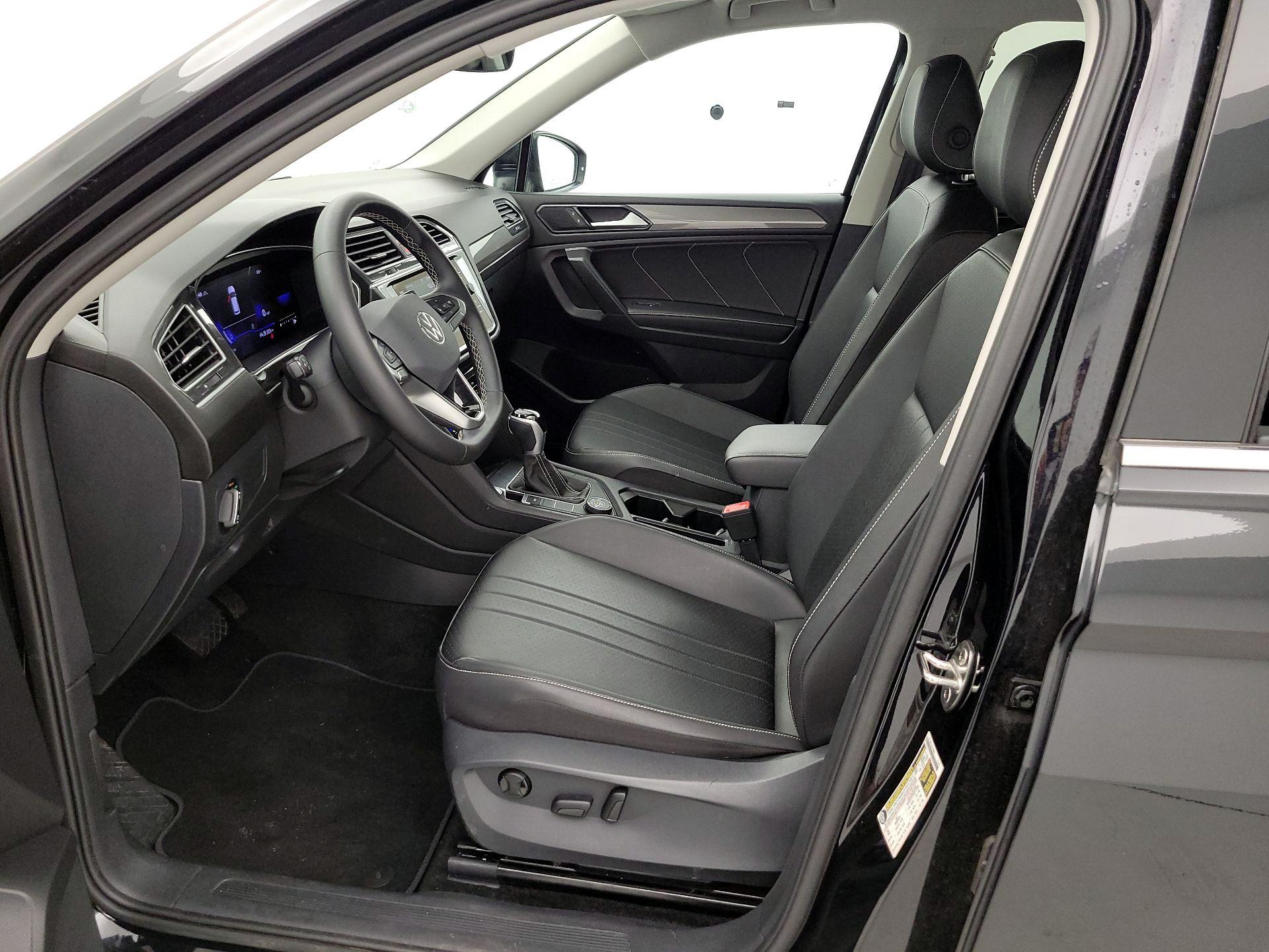 Thumbnail: 2024 Volkswagen Tiguan - 11