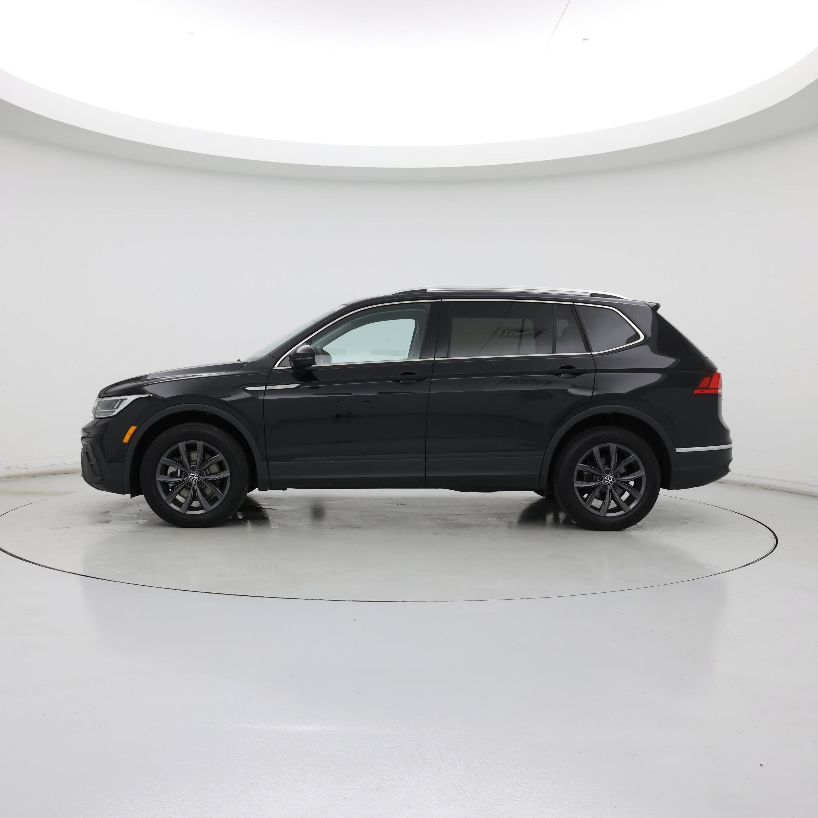 Thumbnail: 2024 Volkswagen Tiguan - 3