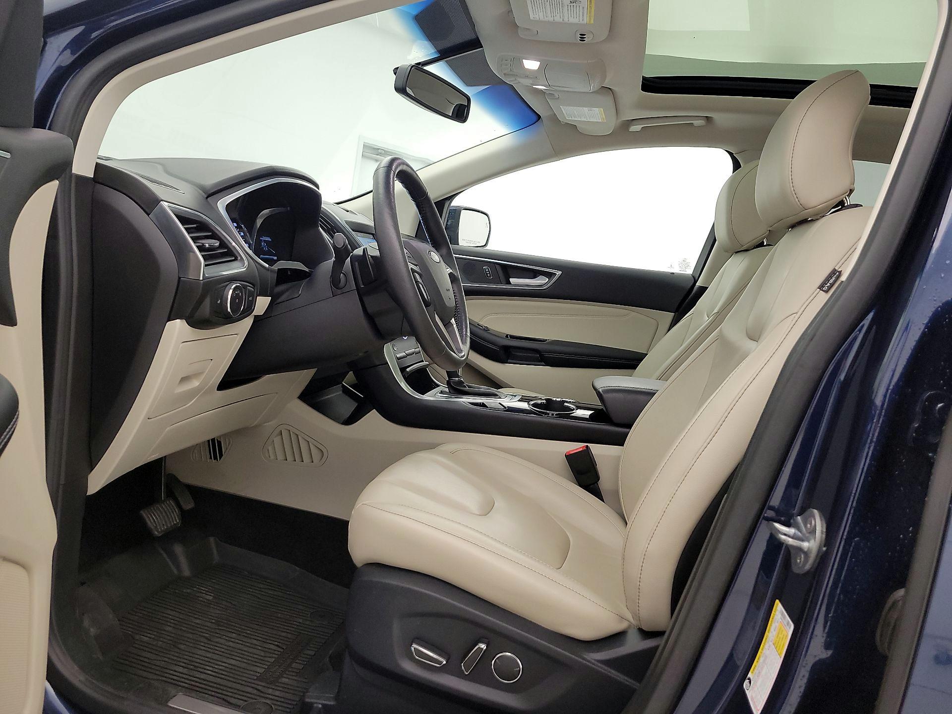Thumbnail: 2017 Ford Edge - 11