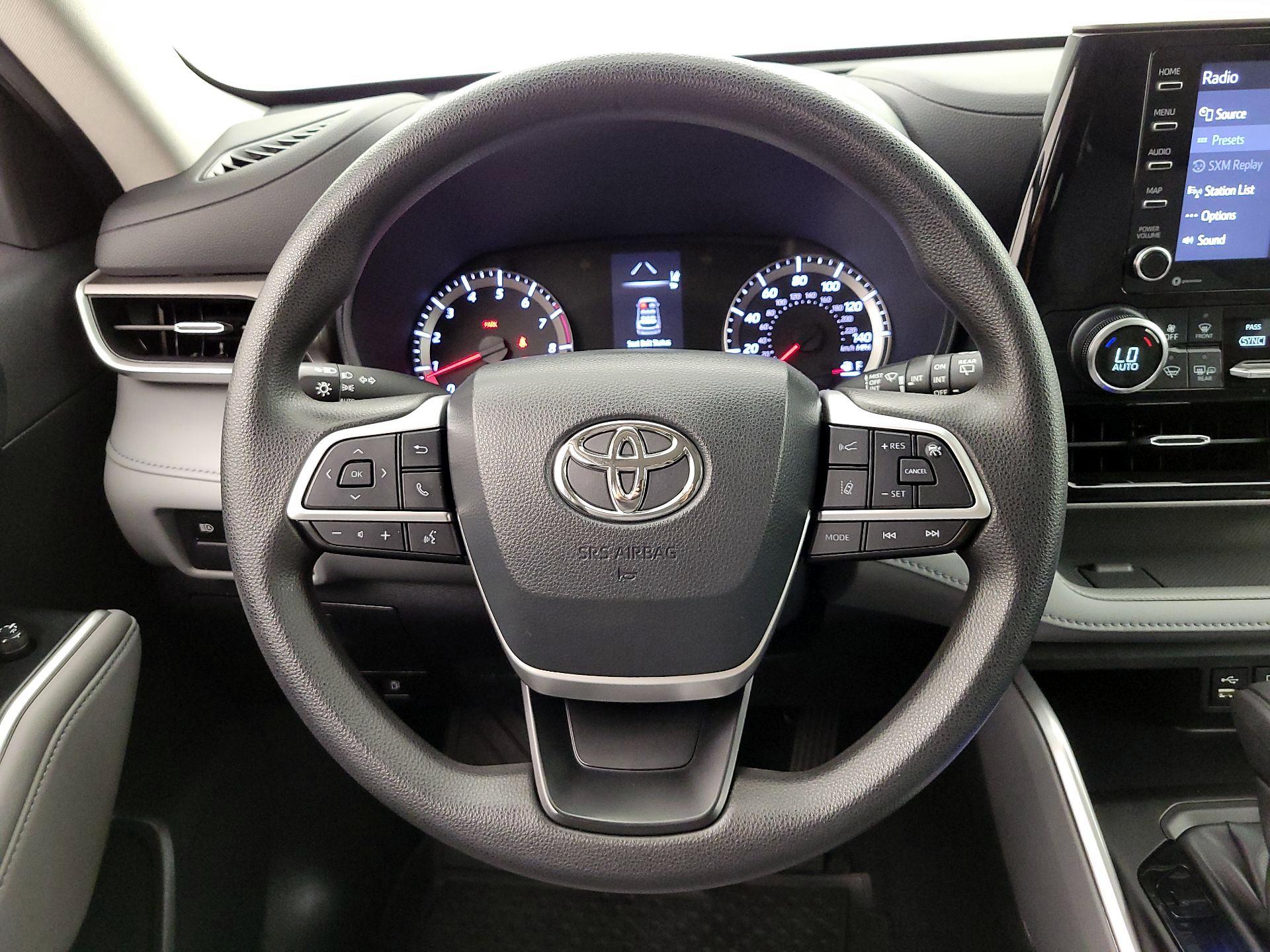 Thumbnail: 2022 Toyota Highlander - 10