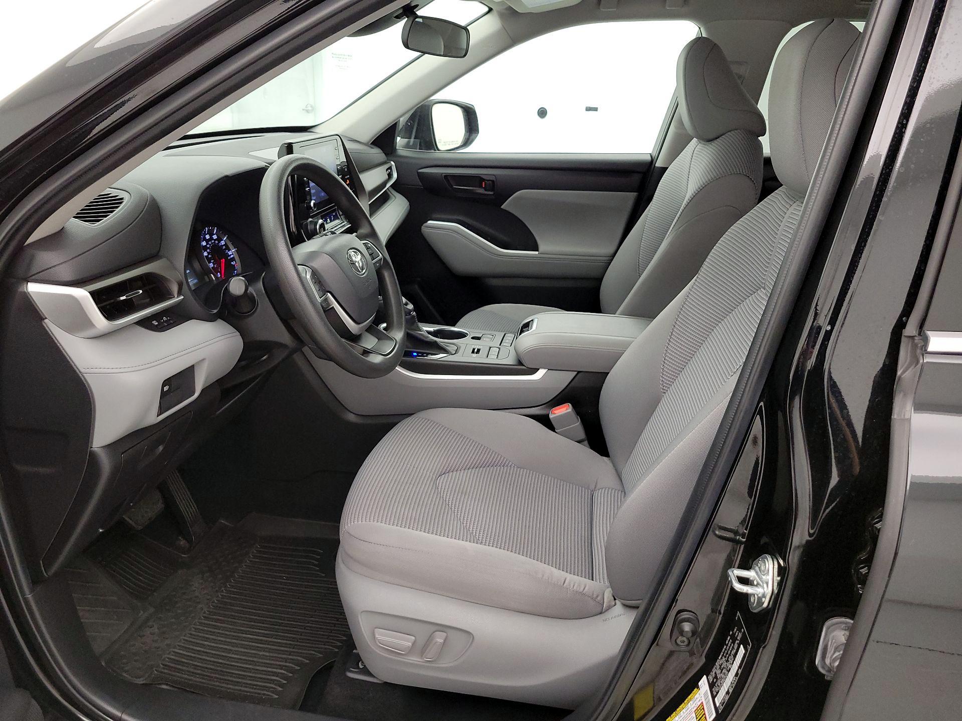 Thumbnail: 2022 Toyota Highlander - 11
