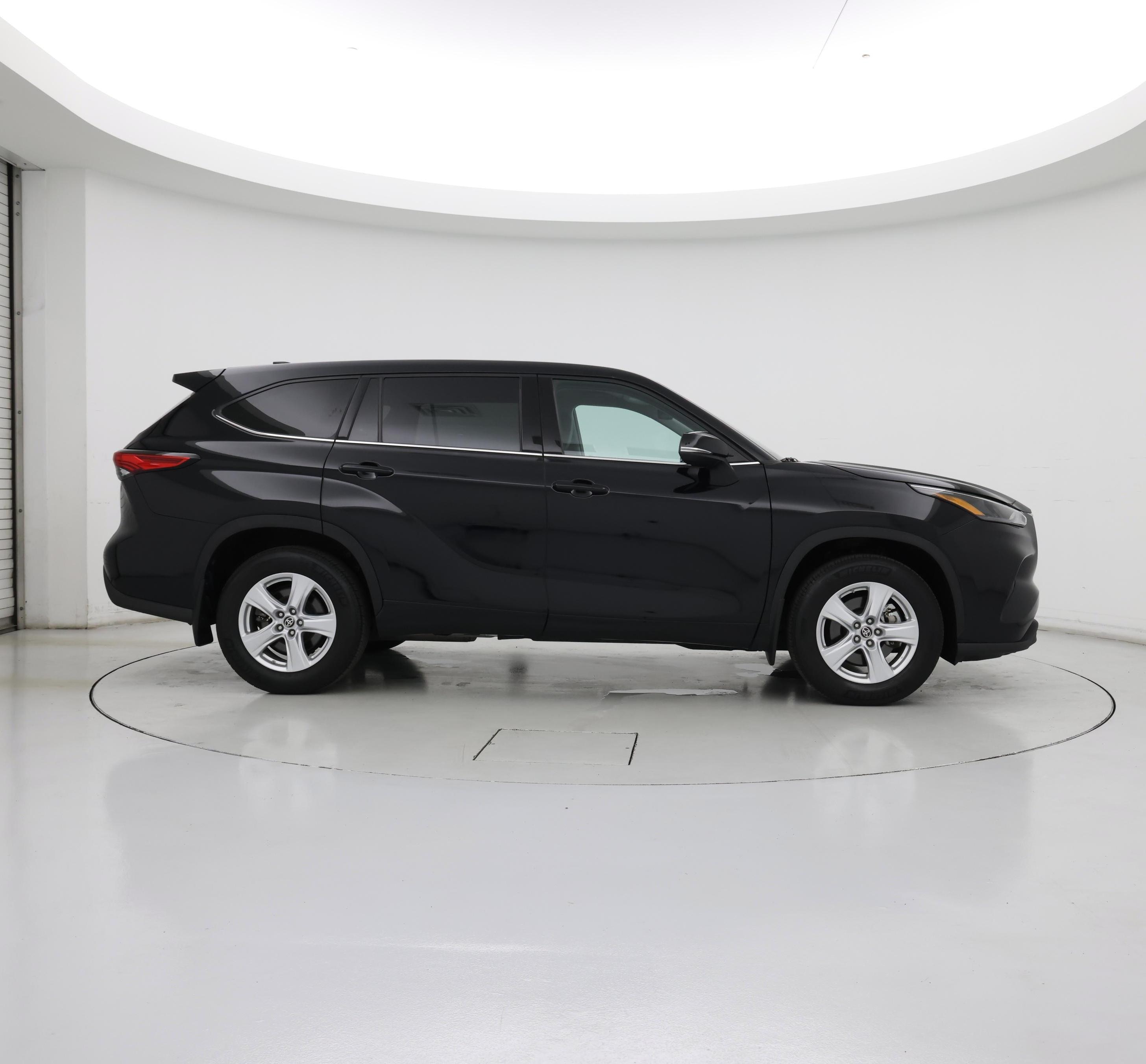 Thumbnail: 2022 Toyota Highlander - 7