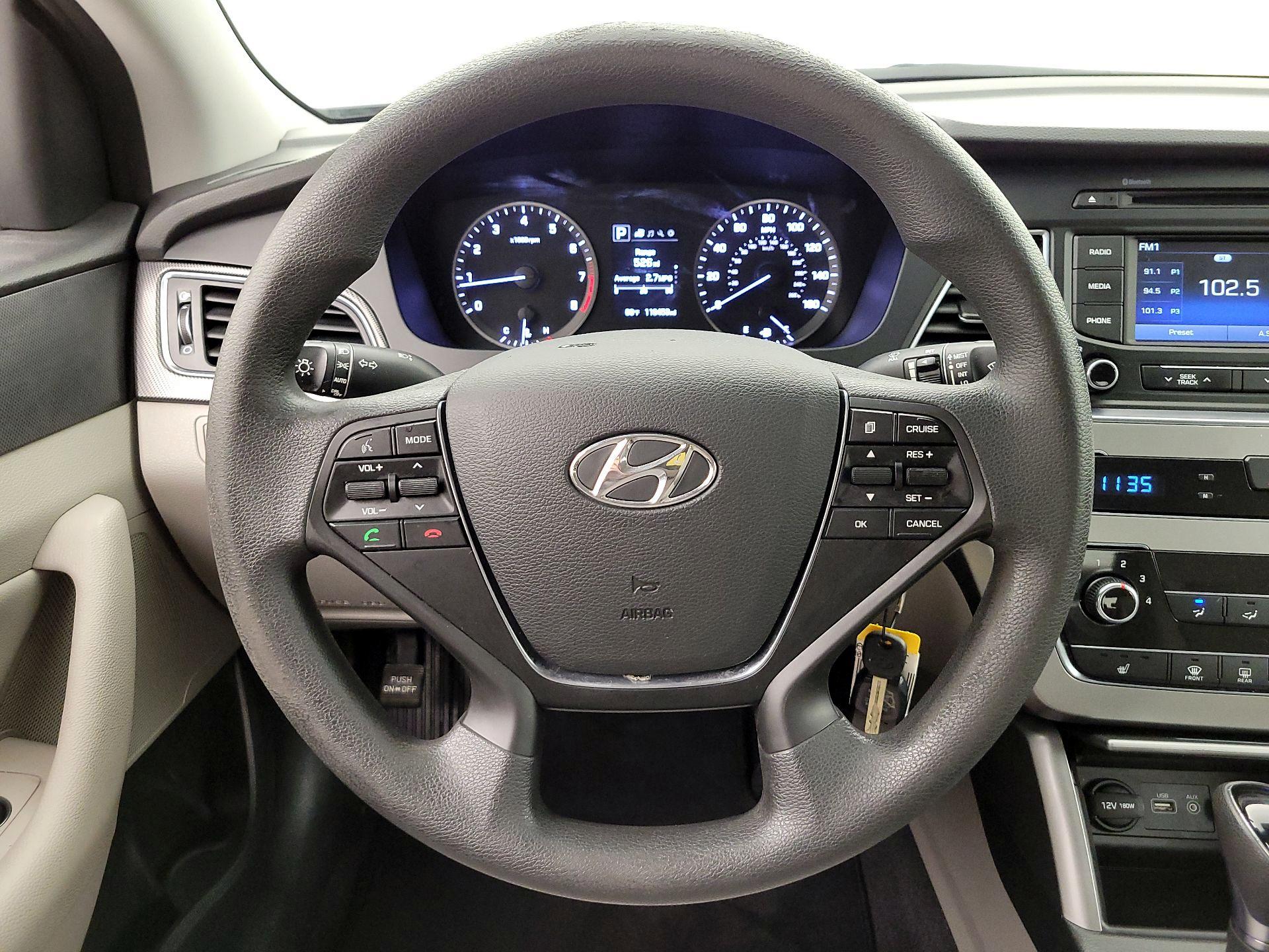 Thumbnail: 2015 Hyundai Sonata - 10