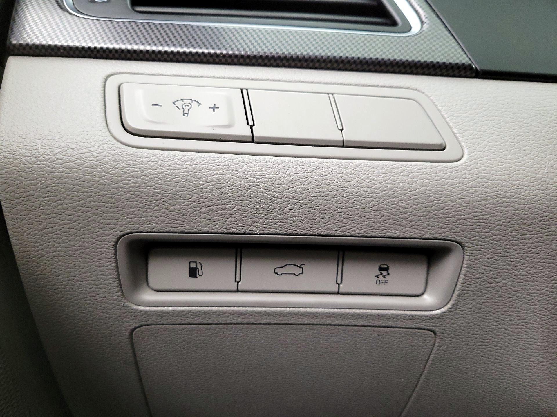 Thumbnail: 2015 Hyundai Sonata - 13