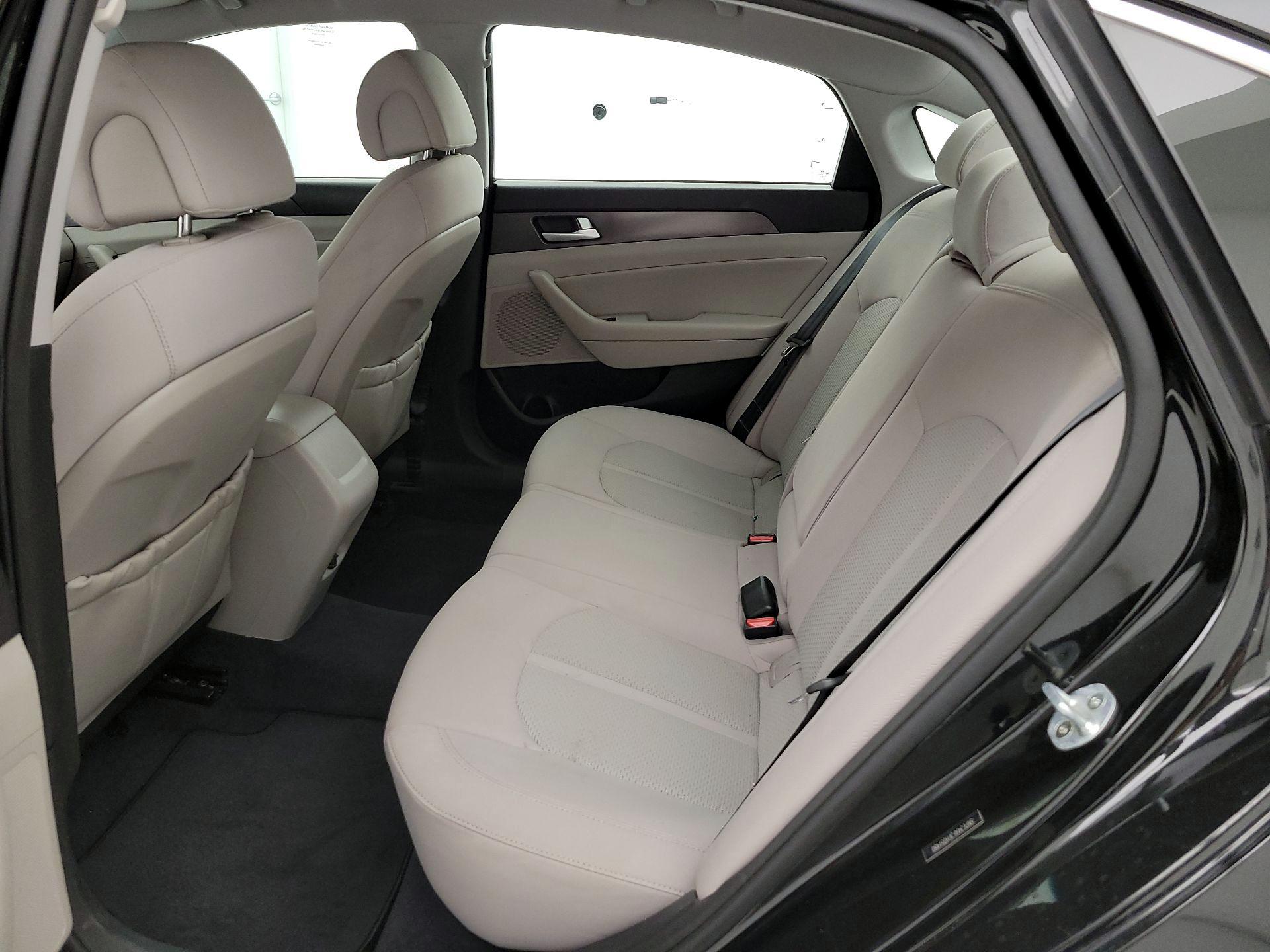 Thumbnail: 2015 Hyundai Sonata - 19