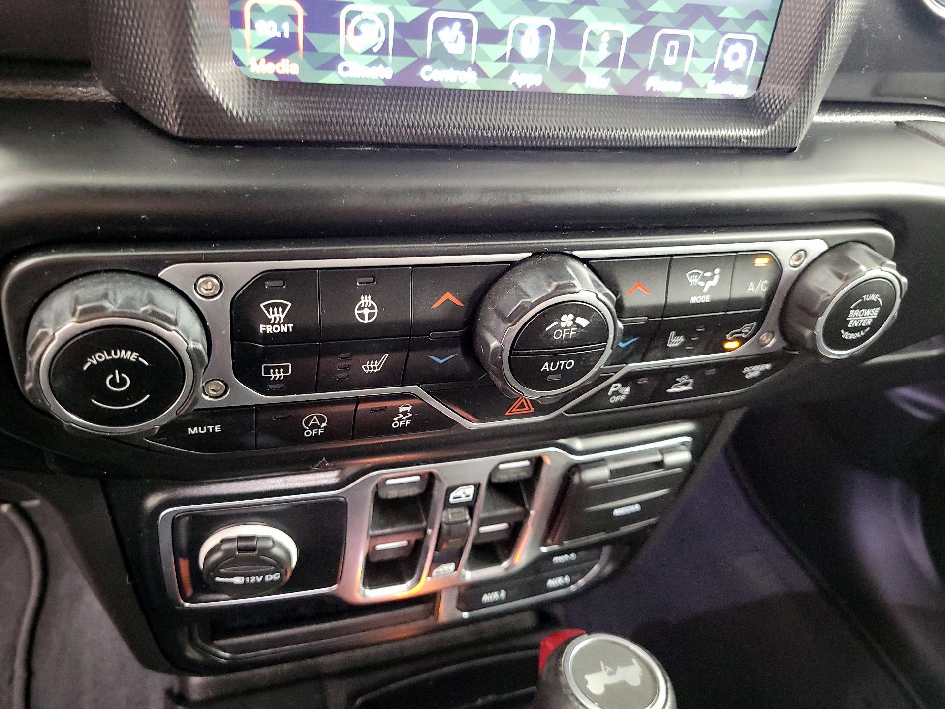 Thumbnail: 2022 Jeep Wrangler - 17