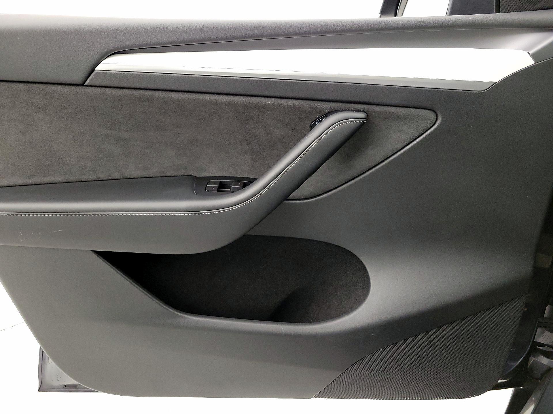 Thumbnail: 2023 Tesla Model Y - 12