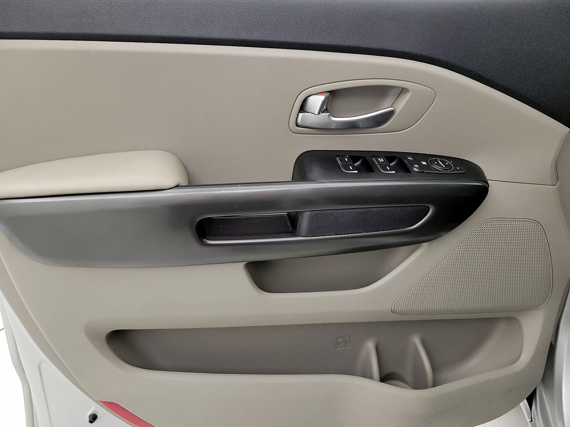 Thumbnail: 2019 Kia Sedona - 12