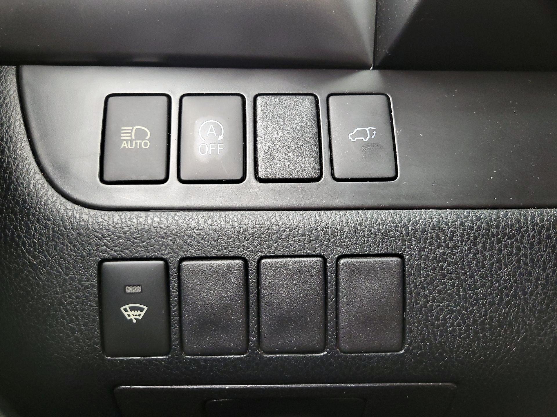 Thumbnail: 2019 Toyota Highlander - 13