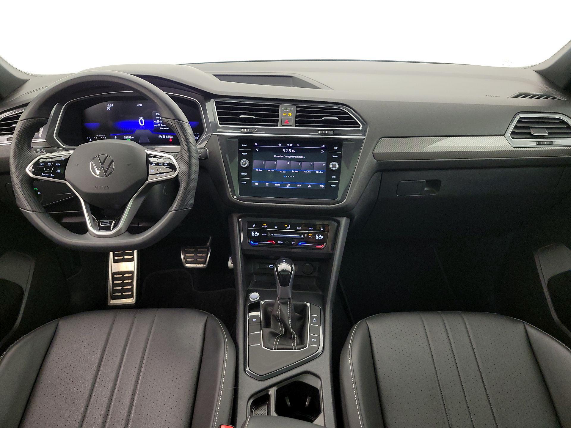 Thumbnail: 2023 Volkswagen Tiguan - 9