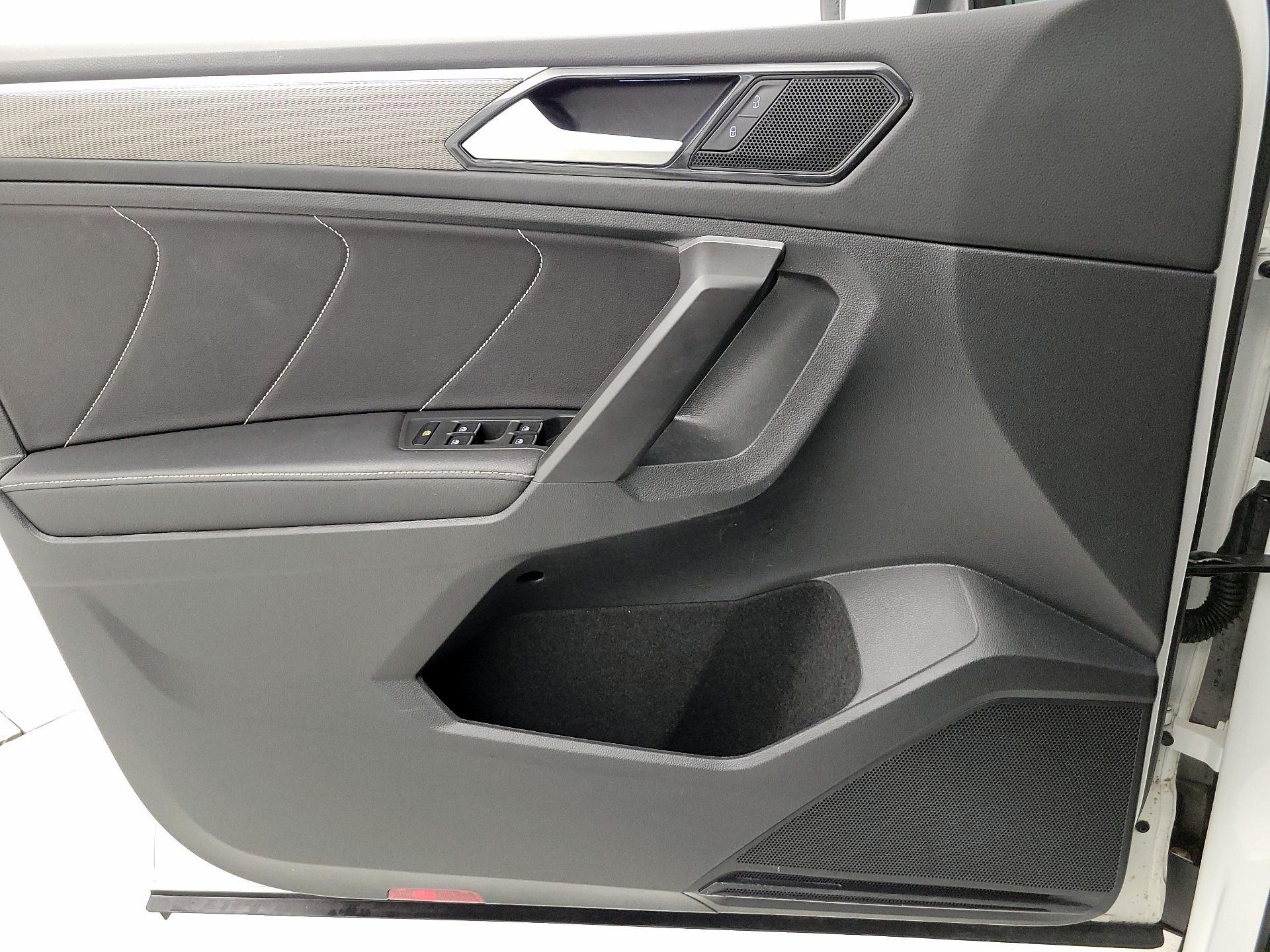 Thumbnail: 2023 Volkswagen Tiguan - 12