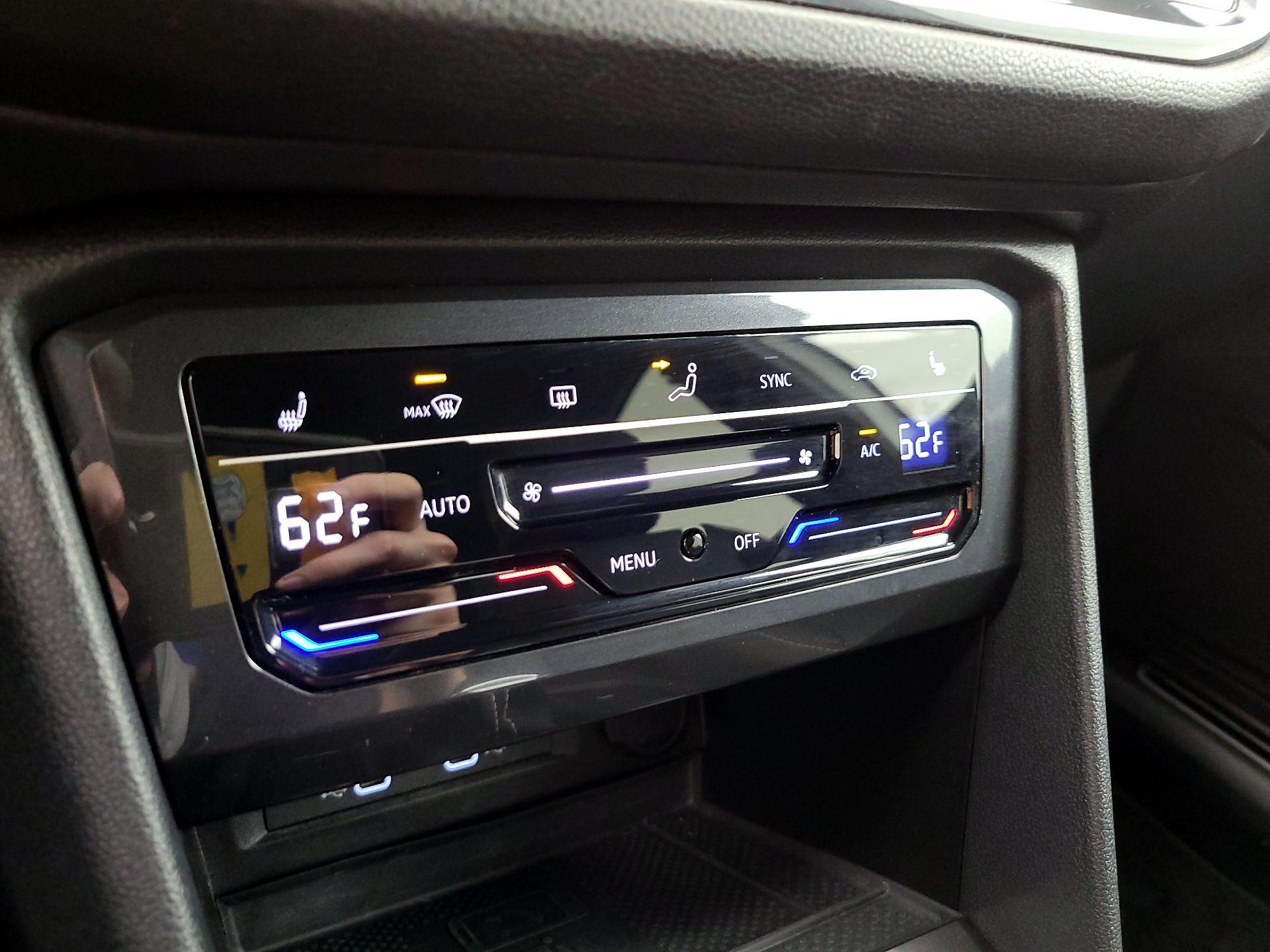 Thumbnail: 2023 Volkswagen Tiguan - 17