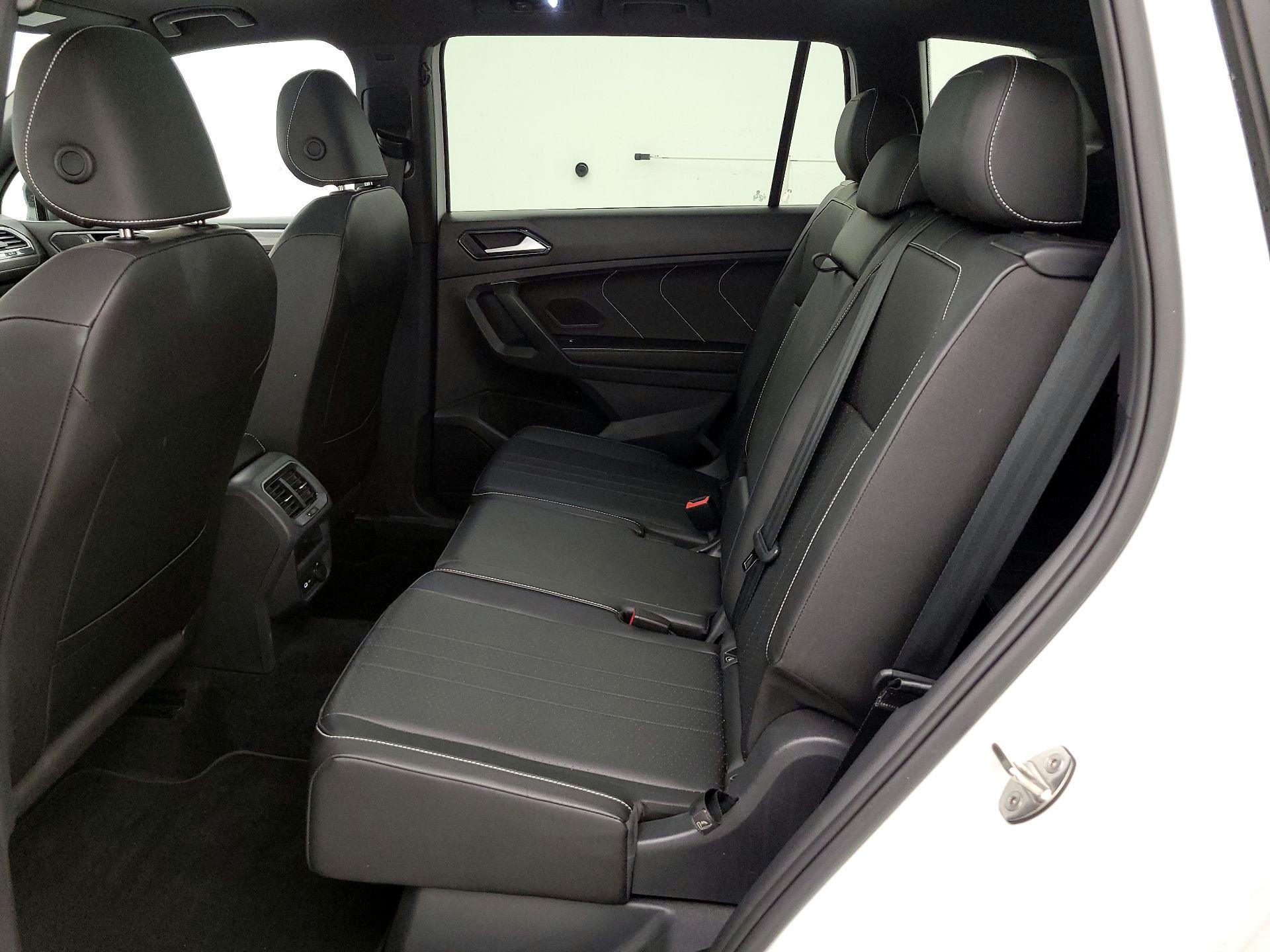 Thumbnail: 2023 Volkswagen Tiguan - 20