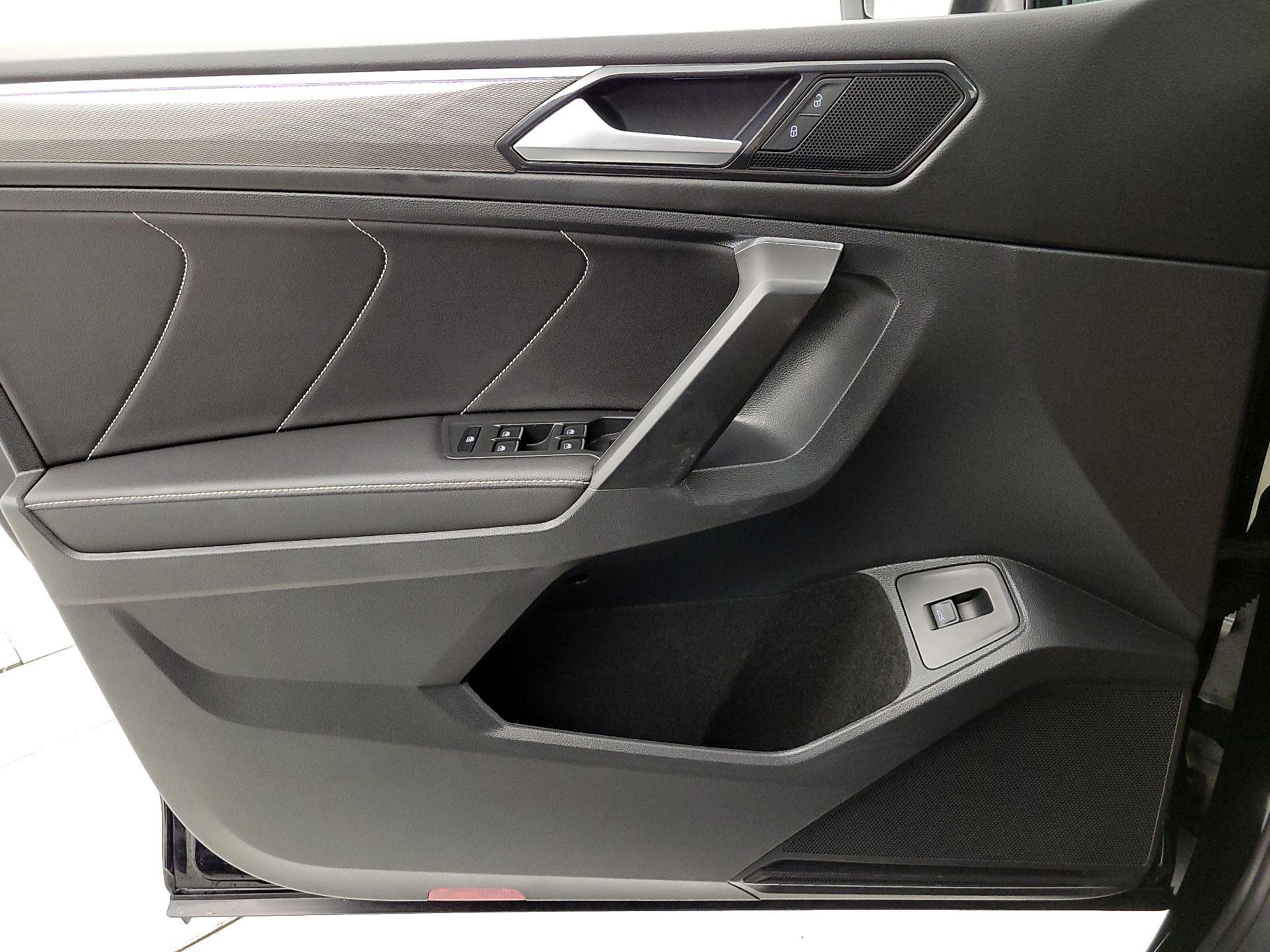 Thumbnail: 2023 Volkswagen Tiguan - 12