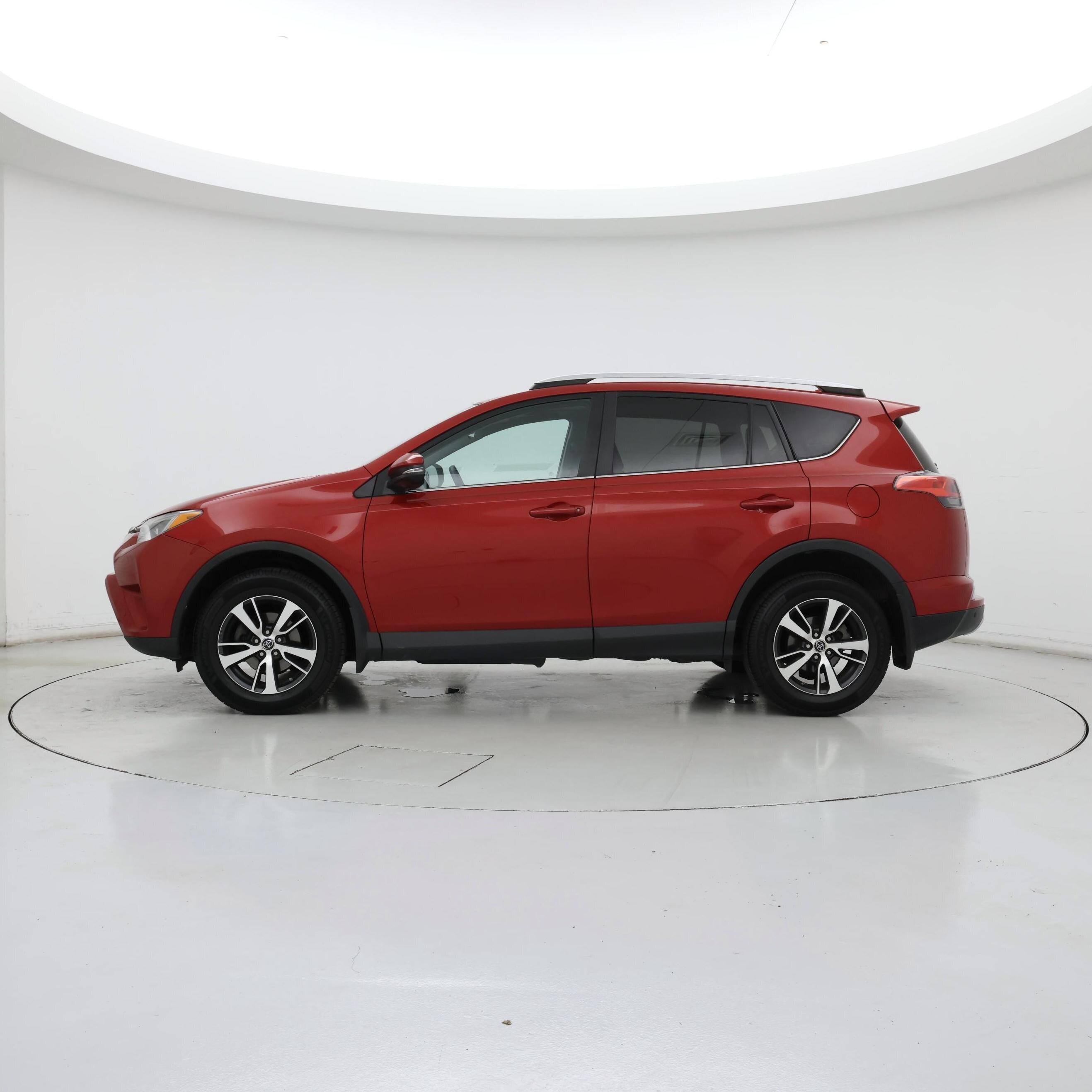 Thumbnail: 2016 Toyota RAV4 - 3