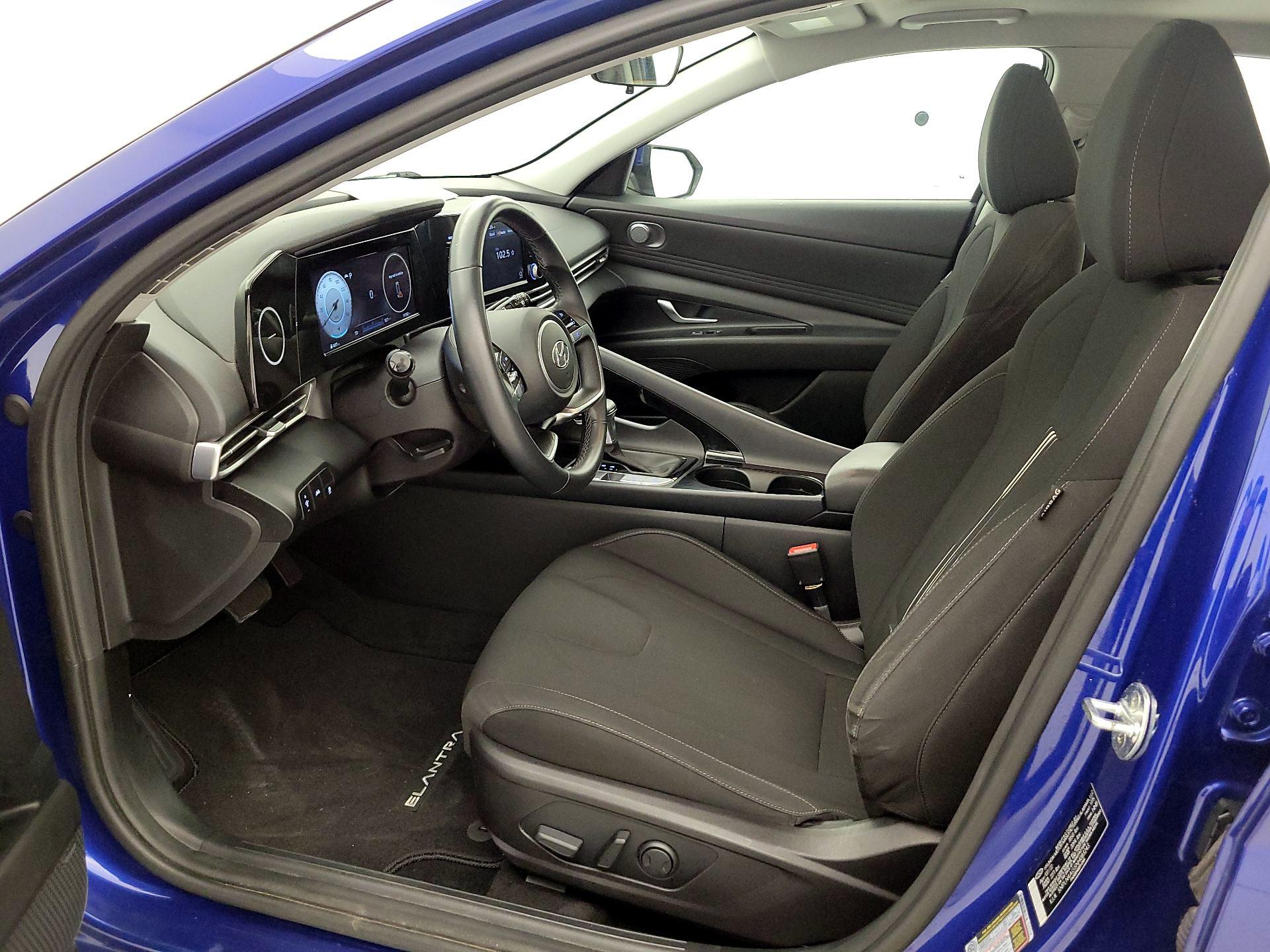 Thumbnail: 2022 Hyundai Elantra - 11