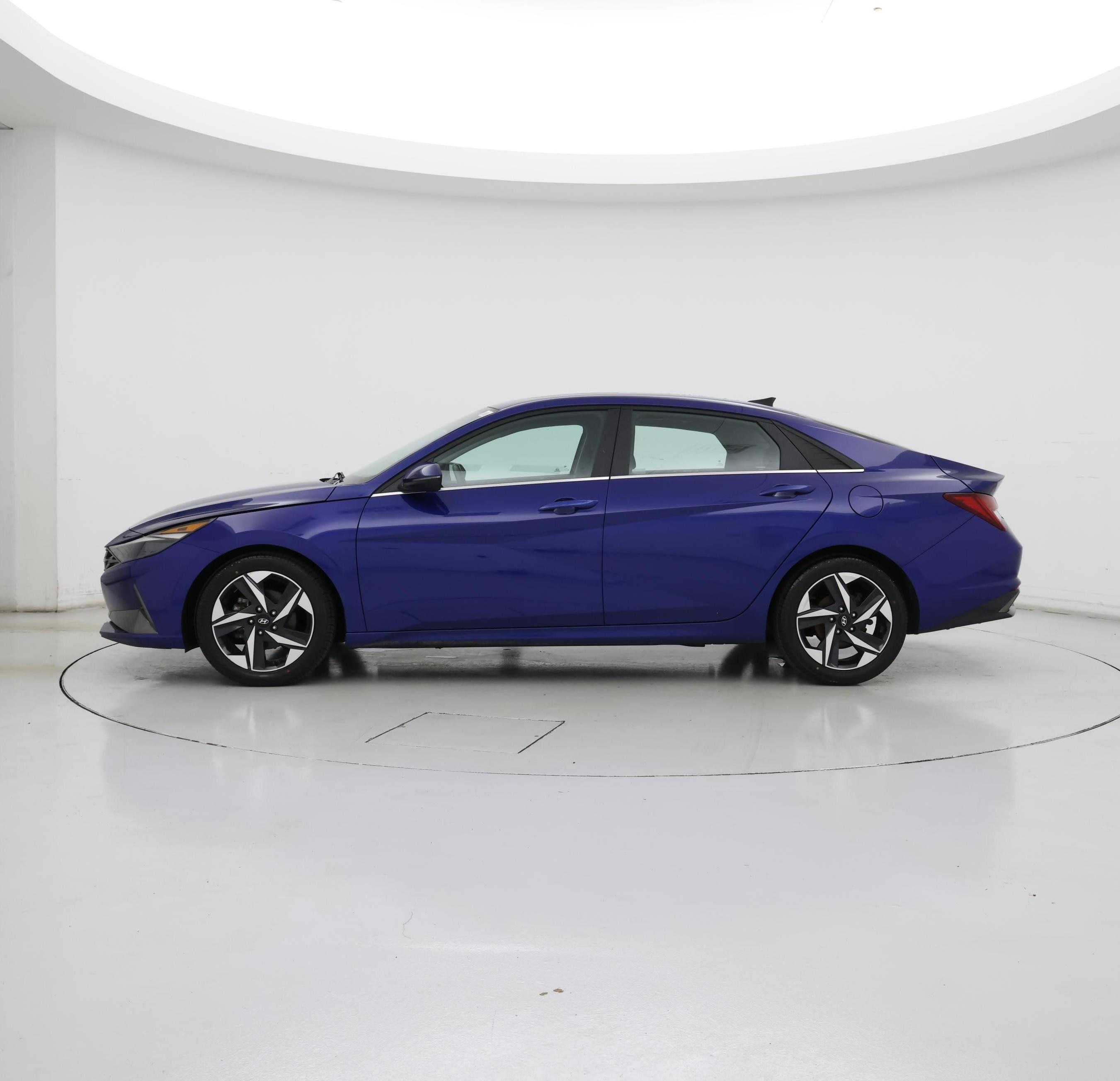 Thumbnail: 2022 Hyundai Elantra - 3