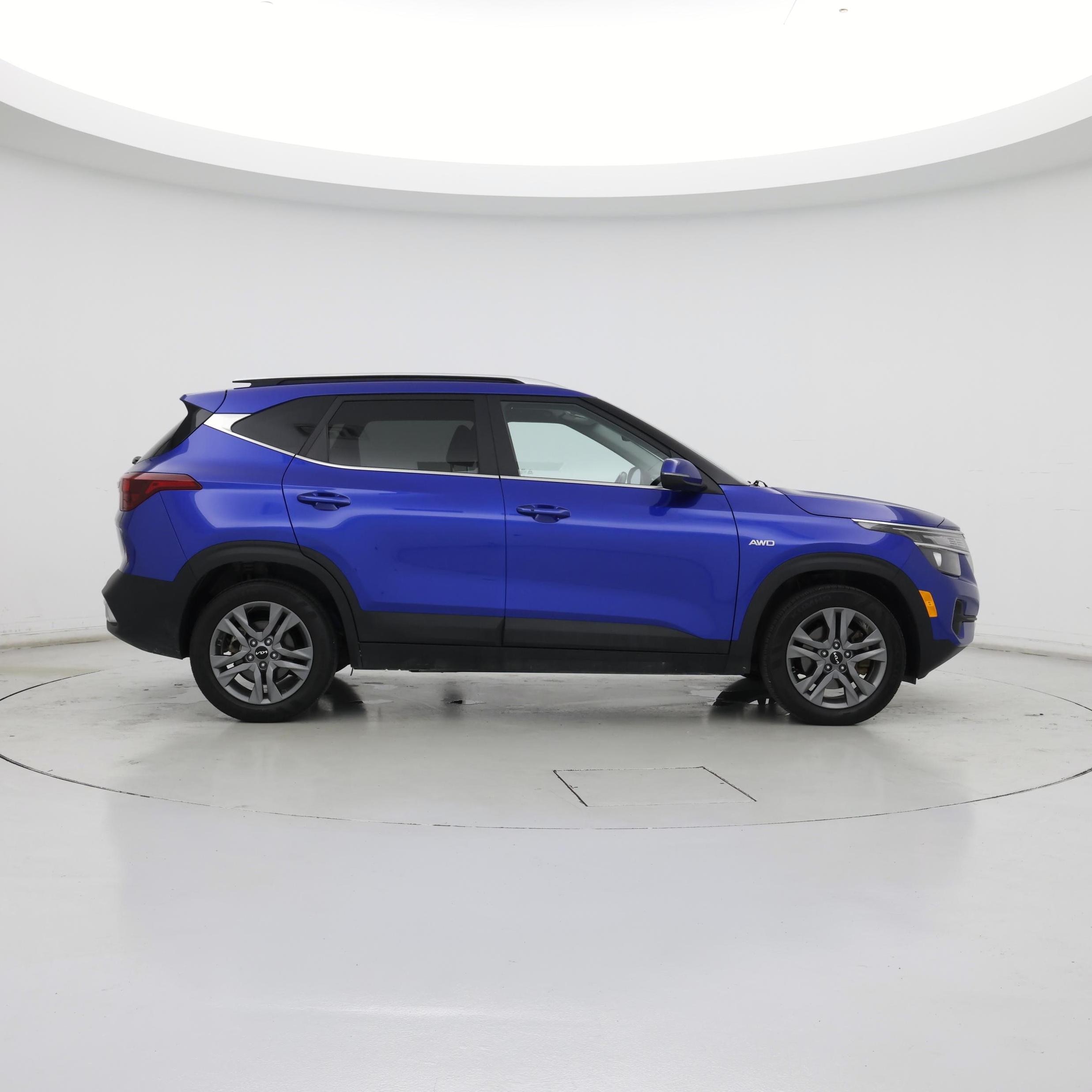 Thumbnail: 2023 Kia Seltos - 7