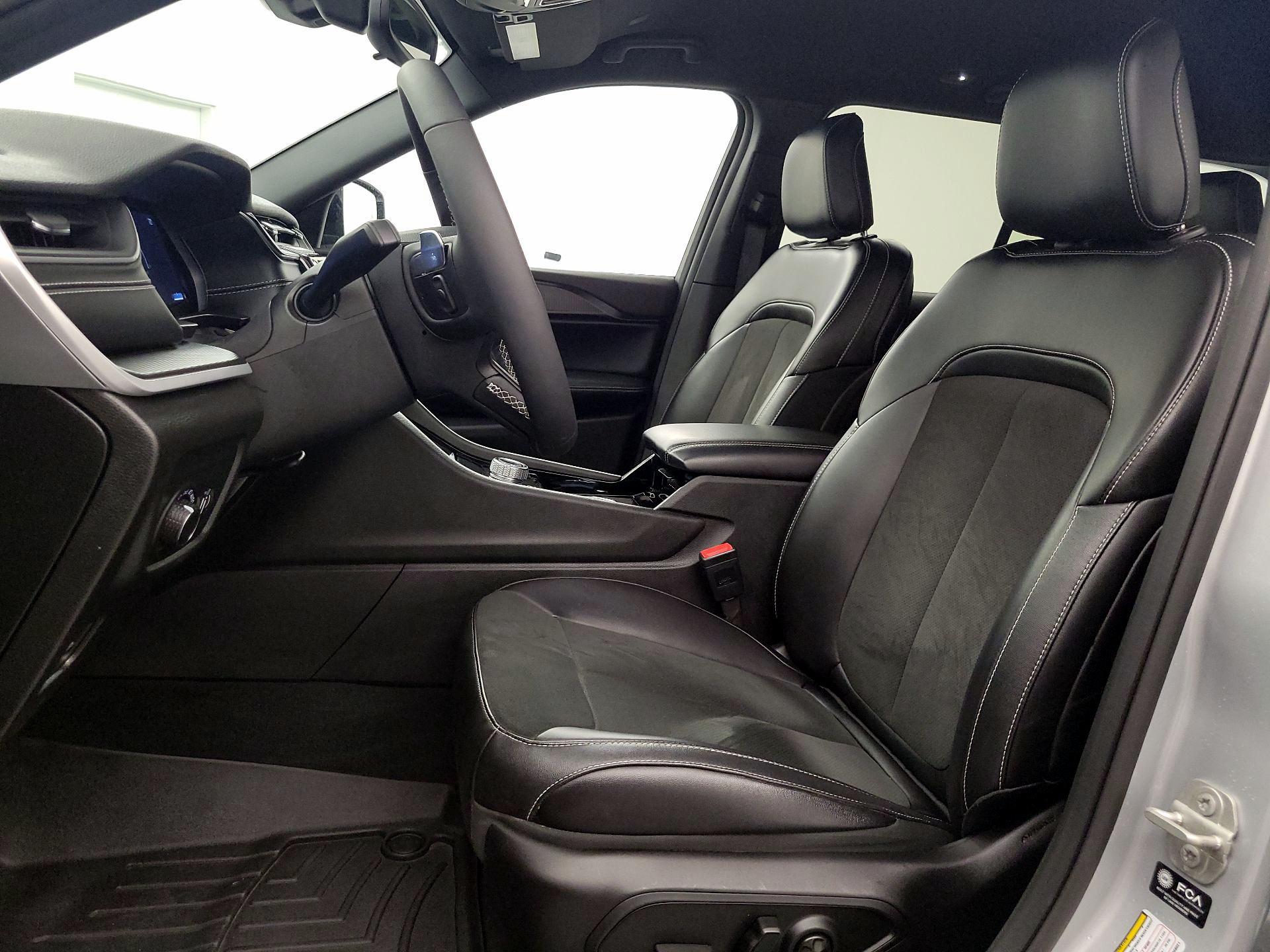 Thumbnail: 2023 Jeep Grand Cherokee - 11