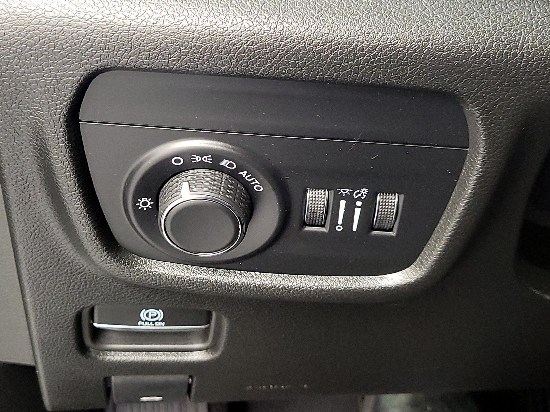 Thumbnail: 2023 Jeep Grand Cherokee - 13