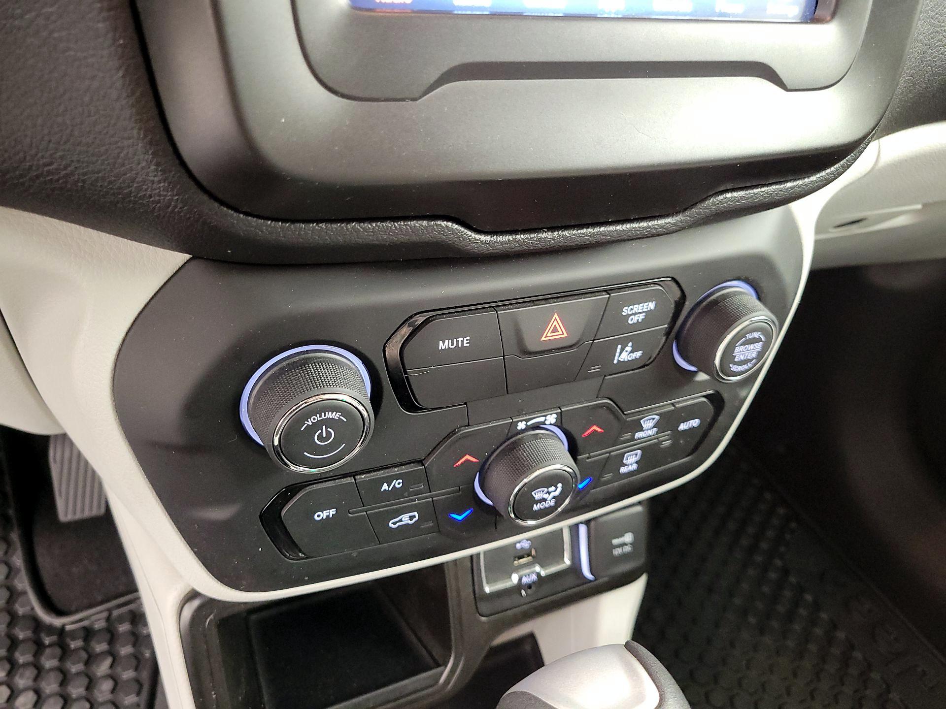 Thumbnail: 2021 Jeep Renegade - 16