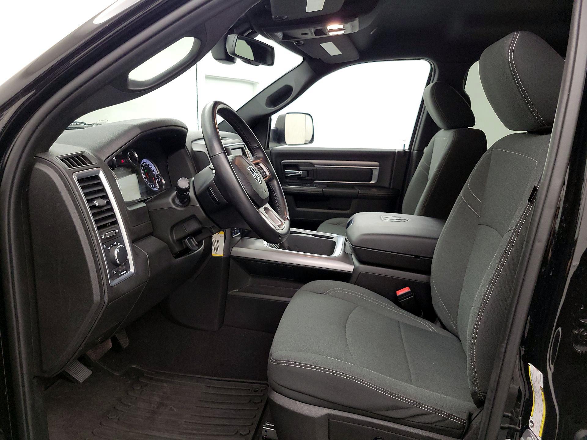 Thumbnail: 2022 RAM 1500 Classic - 11