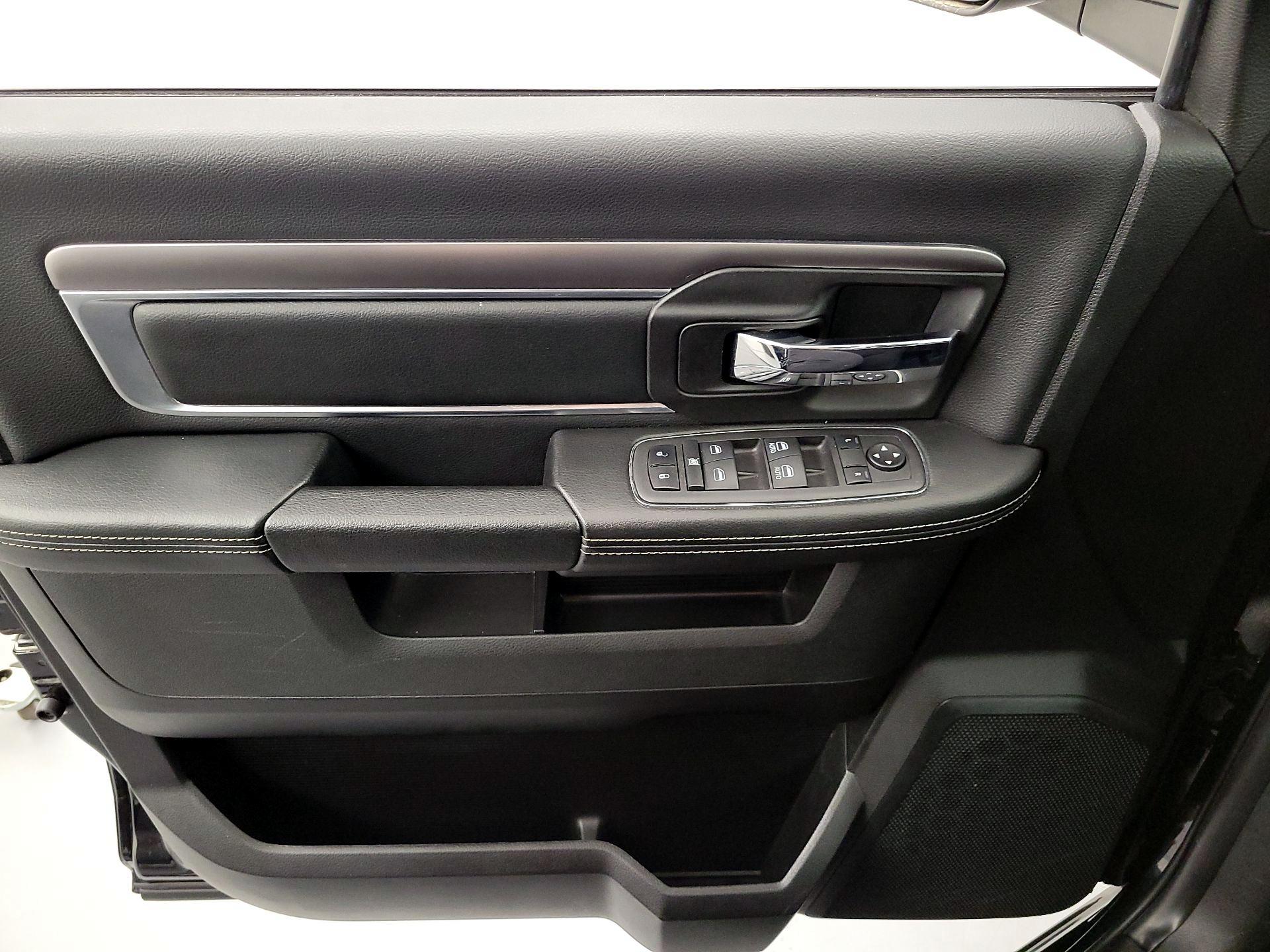 Thumbnail: 2022 RAM 1500 Classic - 12