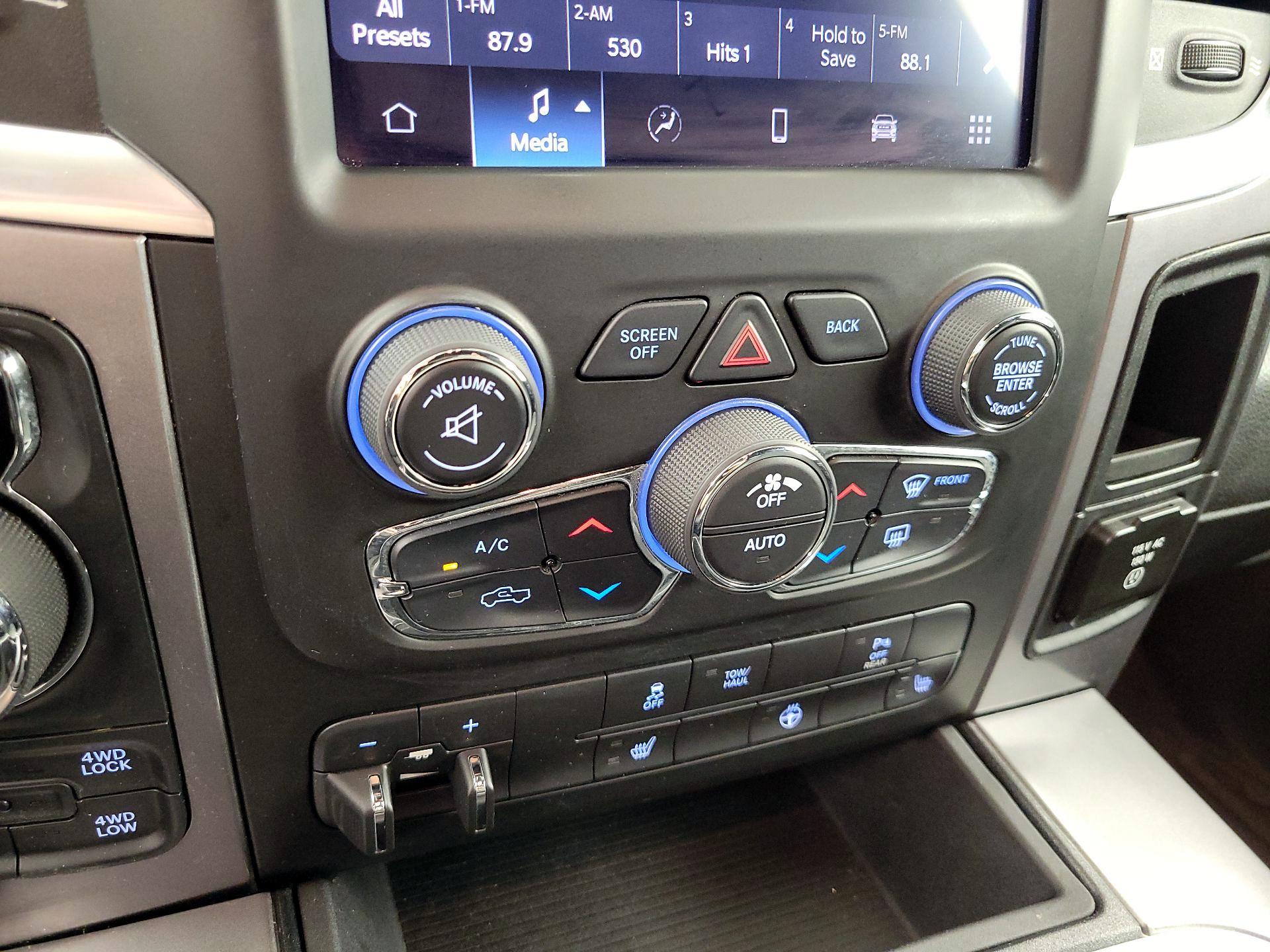 Thumbnail: 2022 RAM 1500 Classic - 16