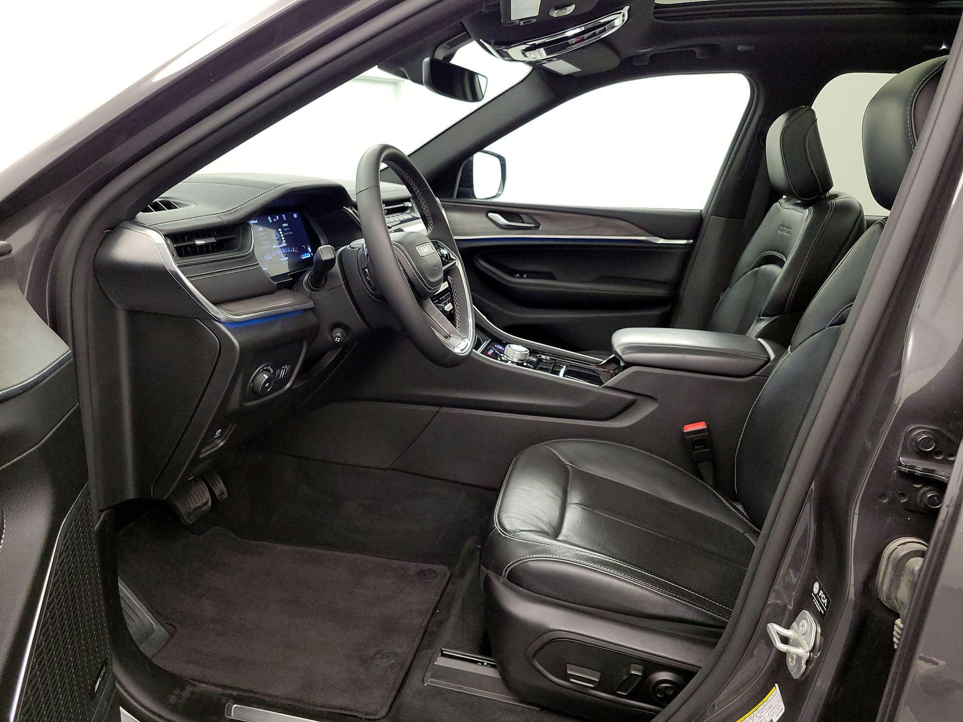 Thumbnail: 2024 Jeep Grand Cherokee - 11
