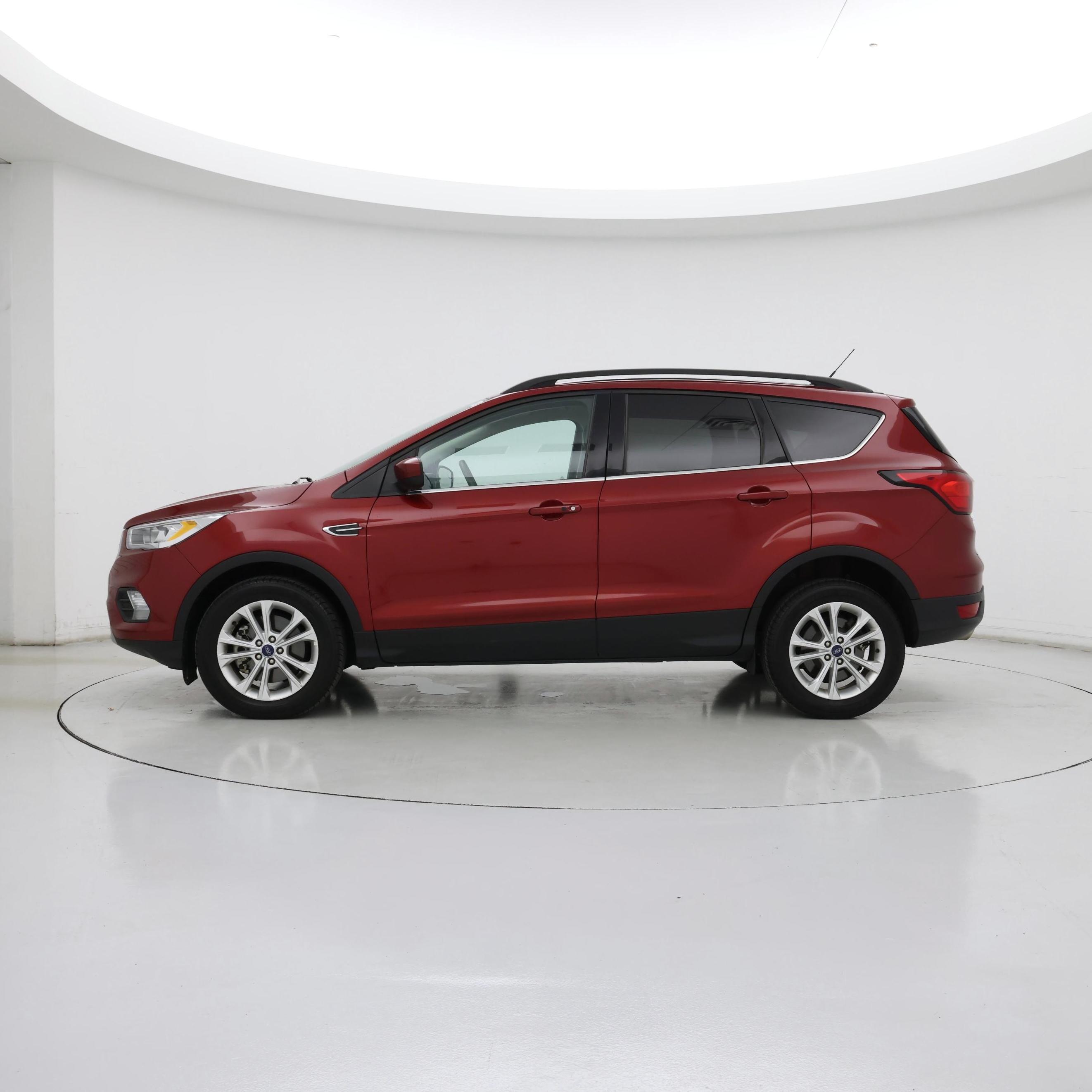 Thumbnail: 2019 Ford Escape - 3