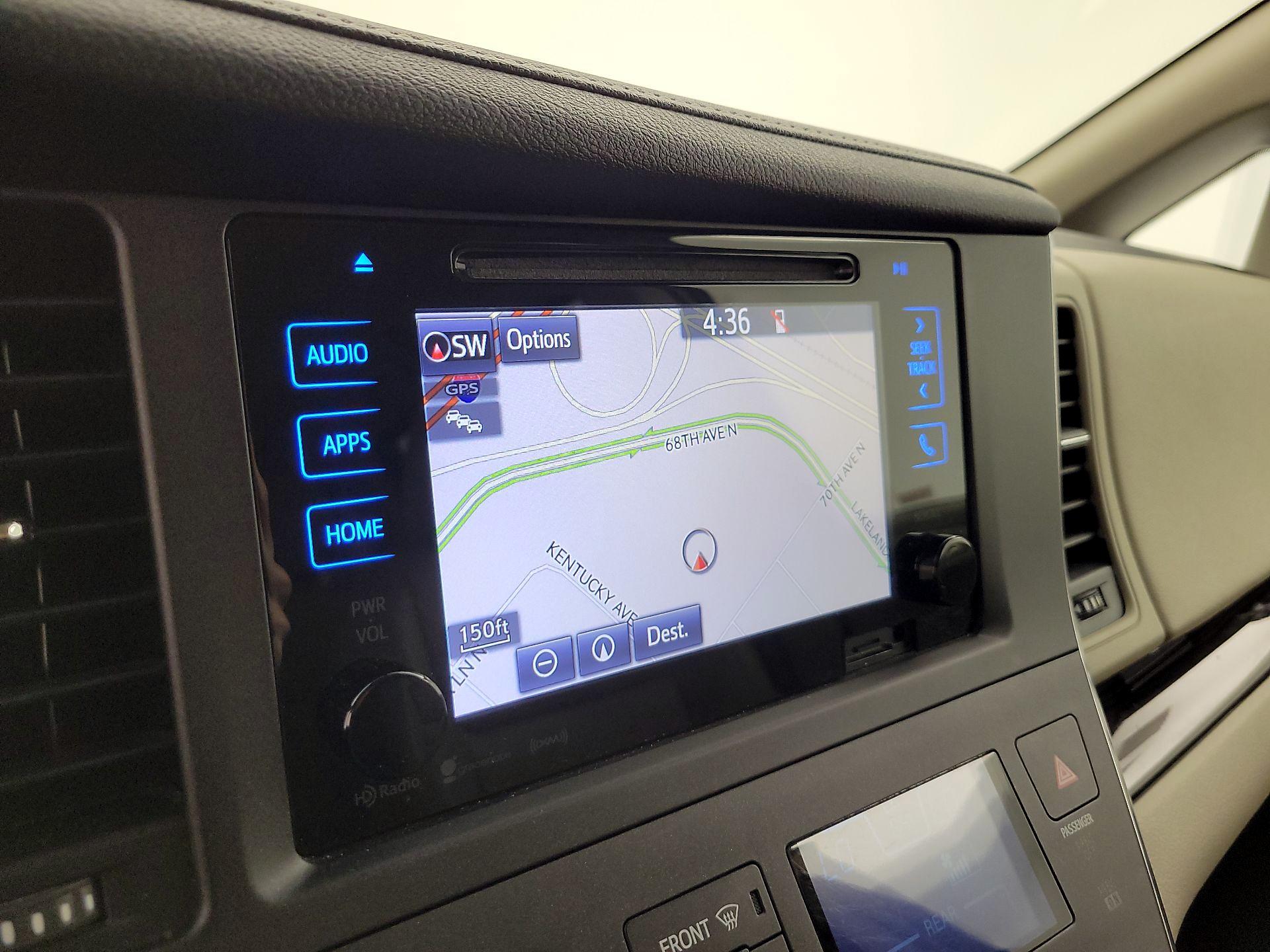 Thumbnail: 2017 Toyota Sienna - 14