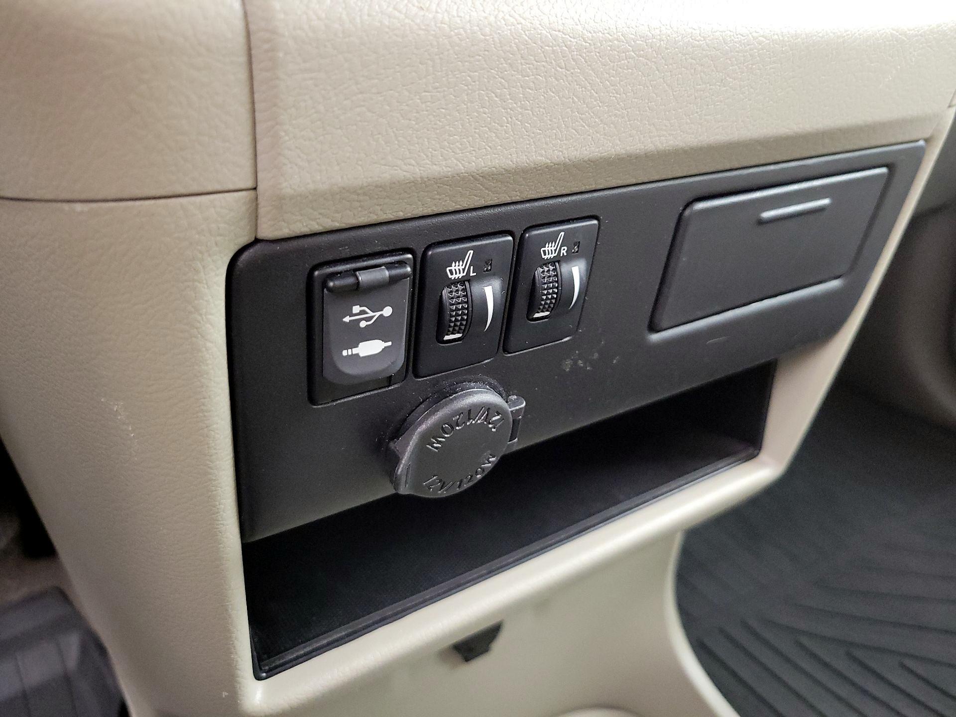 Thumbnail: 2017 Toyota Sienna - 19