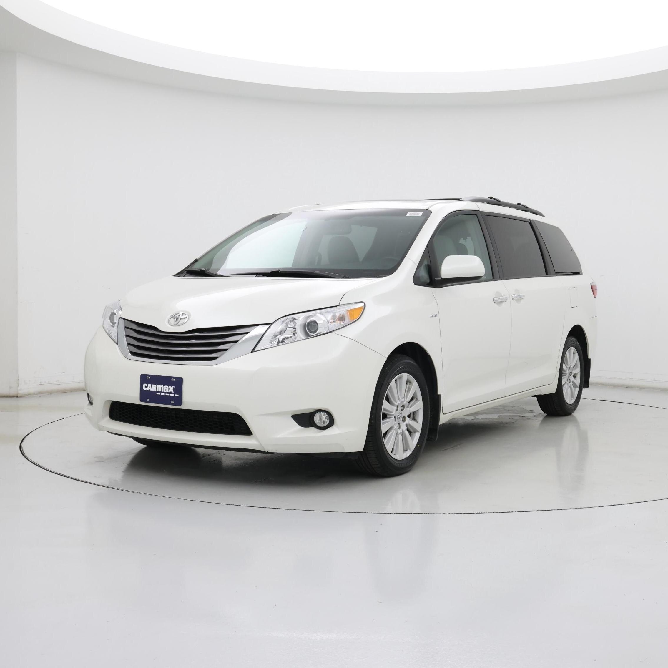 Thumbnail: 2017 Toyota Sienna - 4