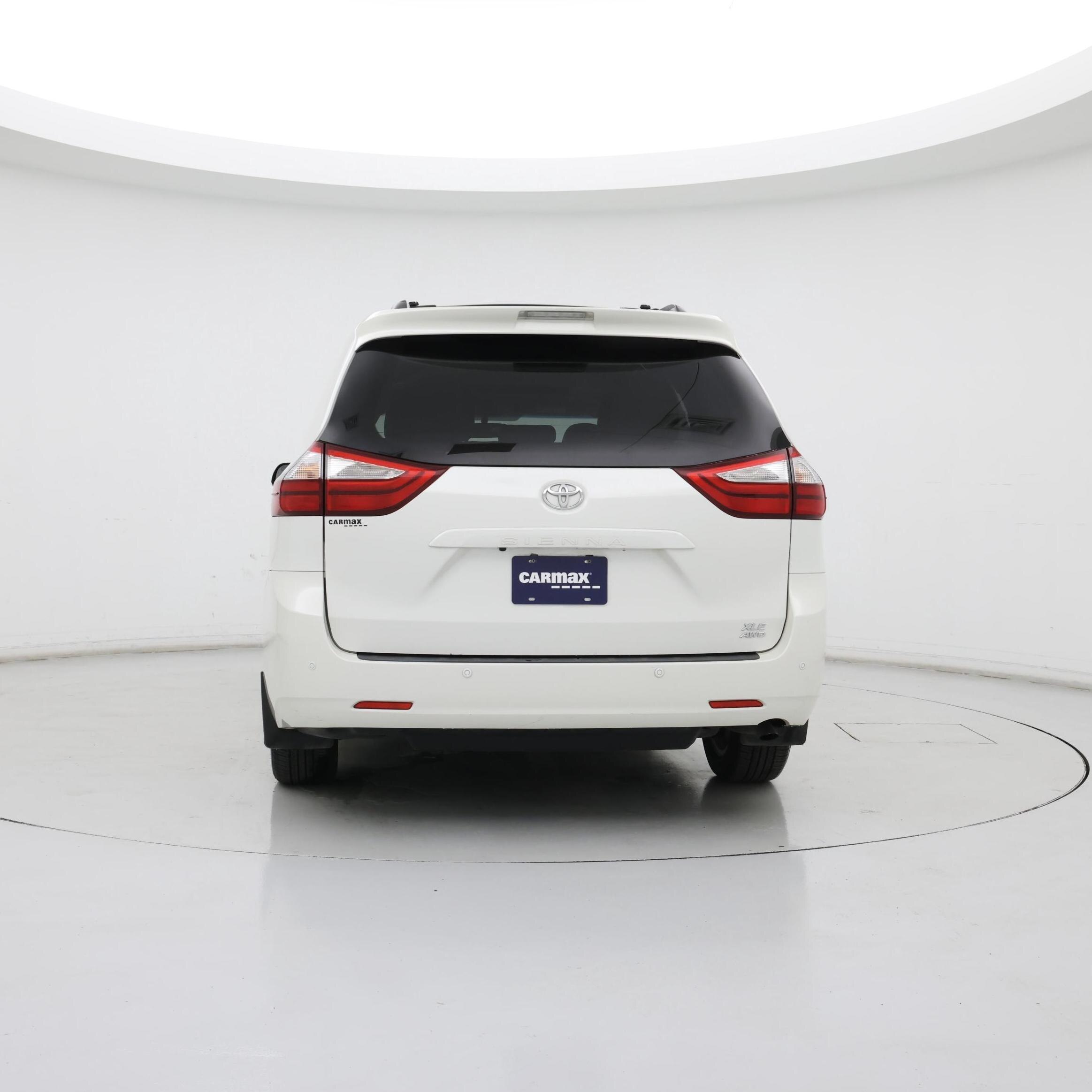 Thumbnail: 2017 Toyota Sienna - 6