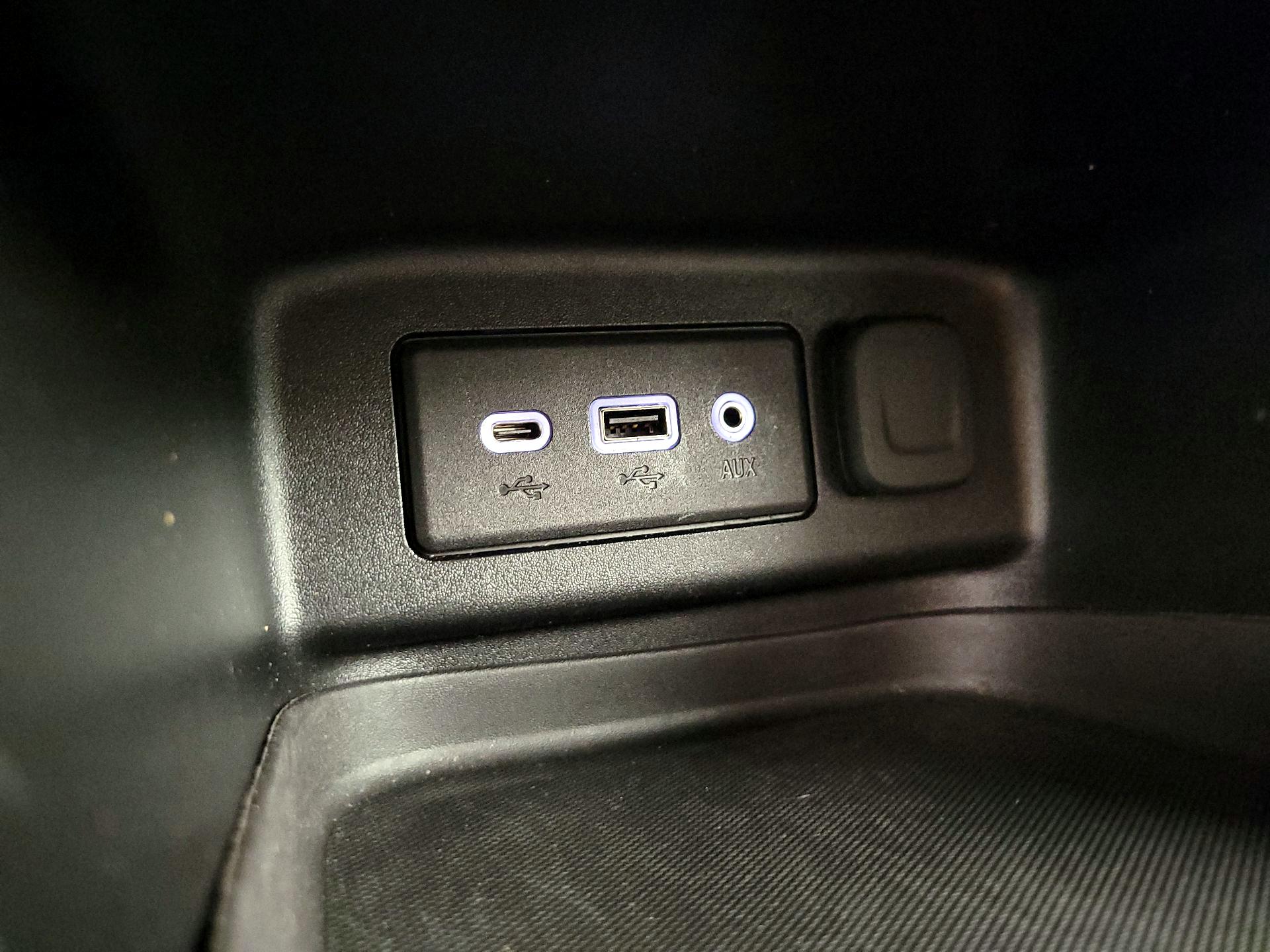 Thumbnail: 2019 Chevrolet Equinox - 19