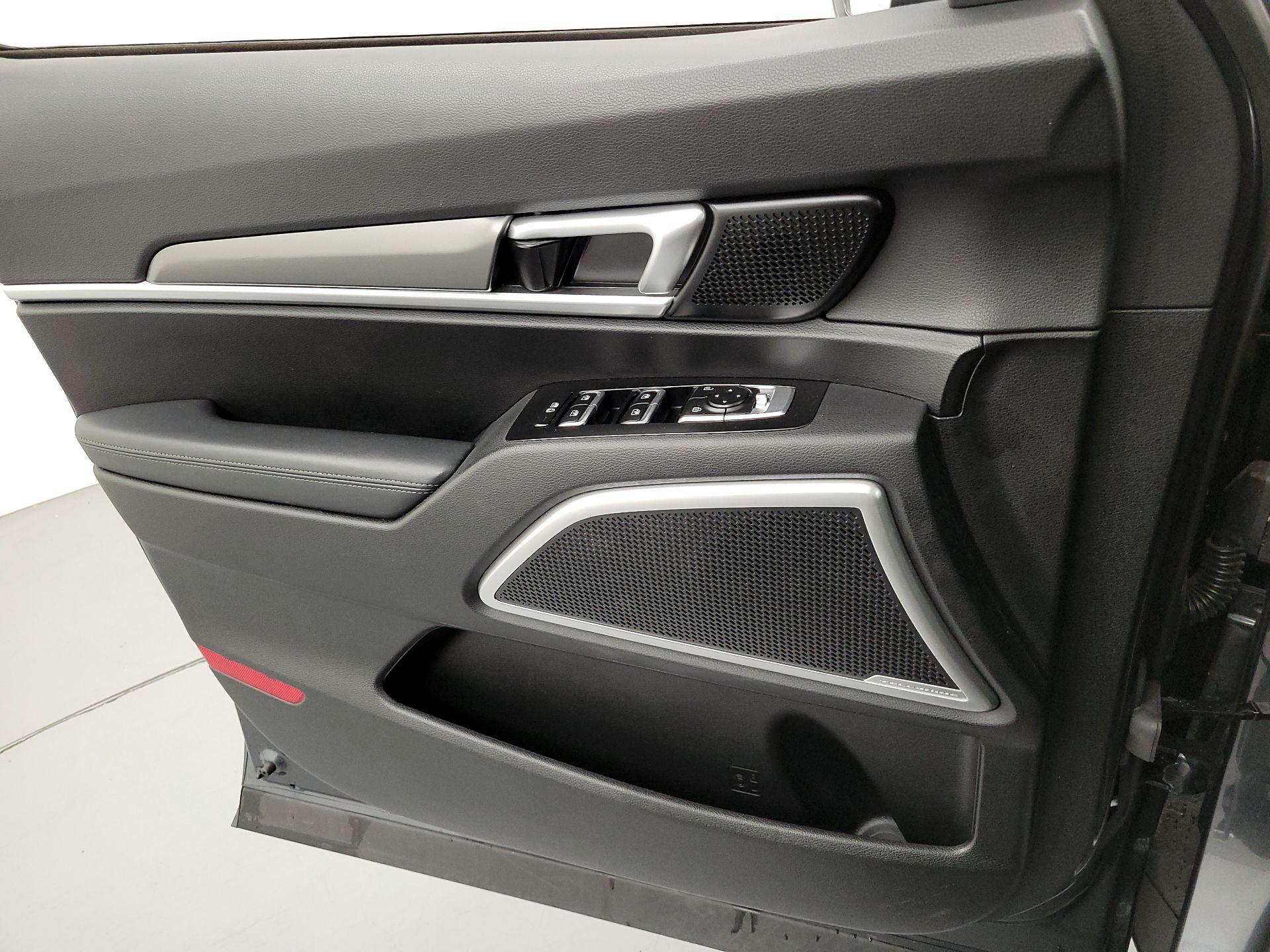 Thumbnail: 2020 Kia Telluride - 12