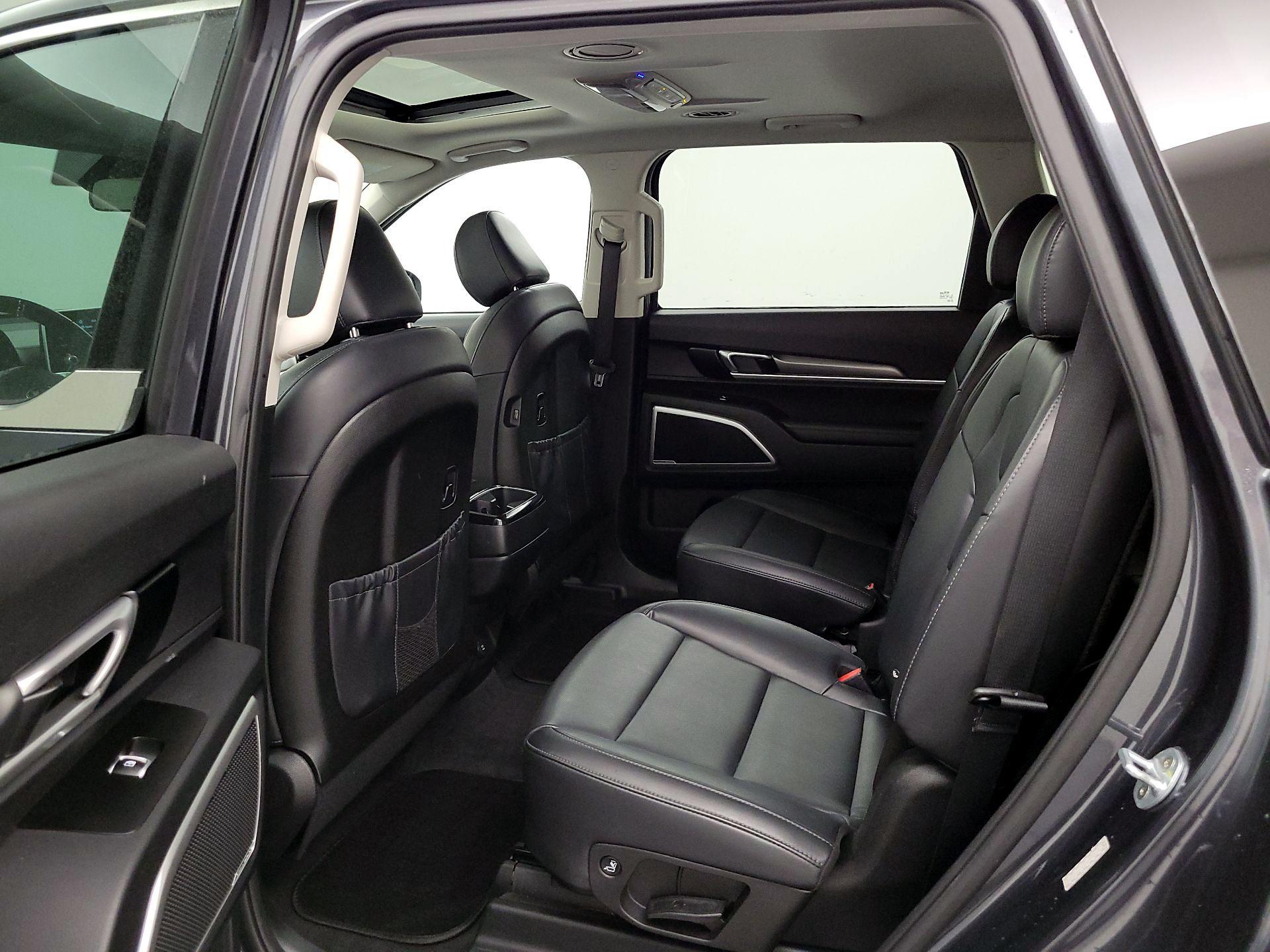 Thumbnail: 2020 Kia Telluride - 19