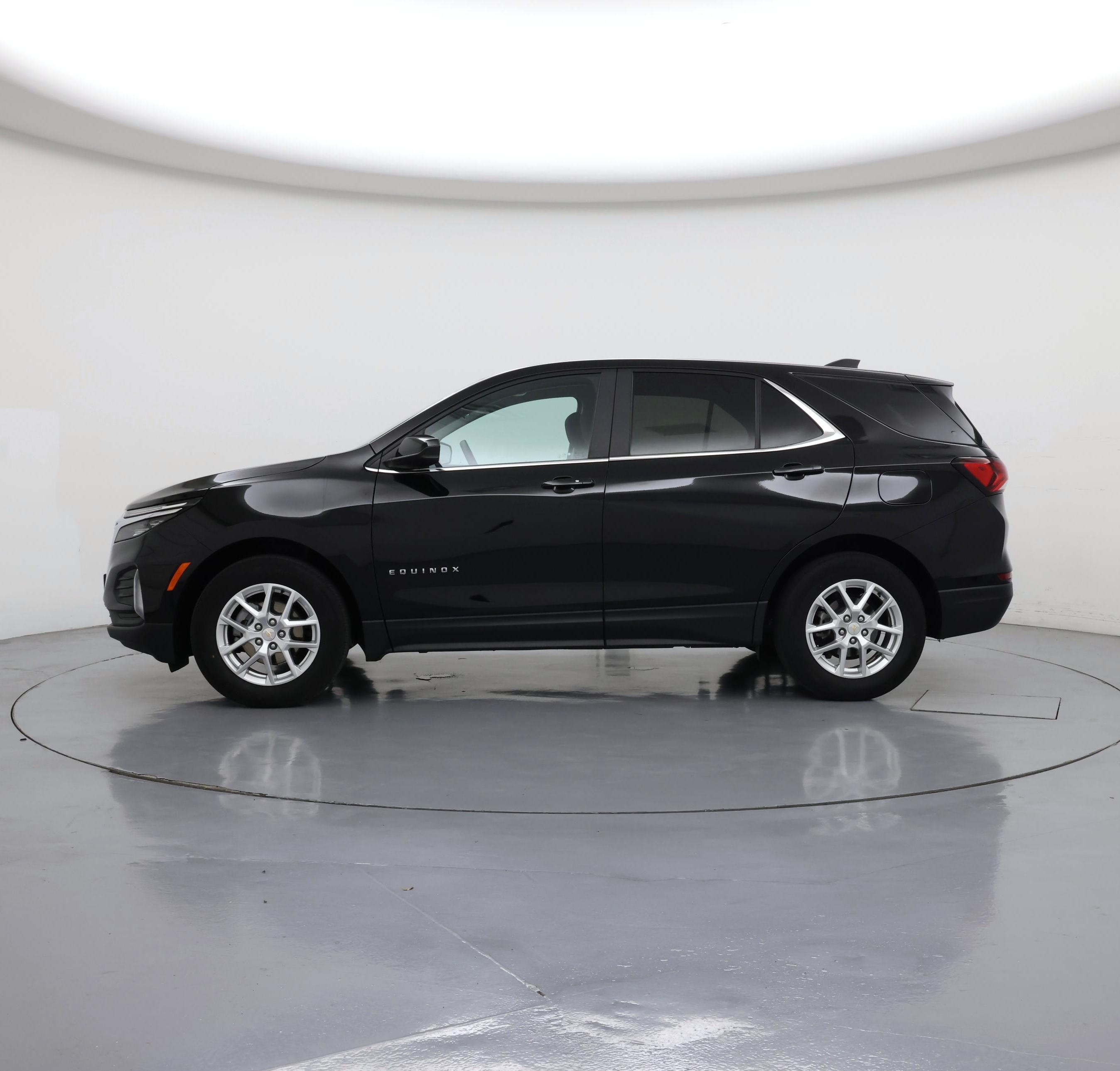 Thumbnail: 2022 Chevrolet Equinox - 3