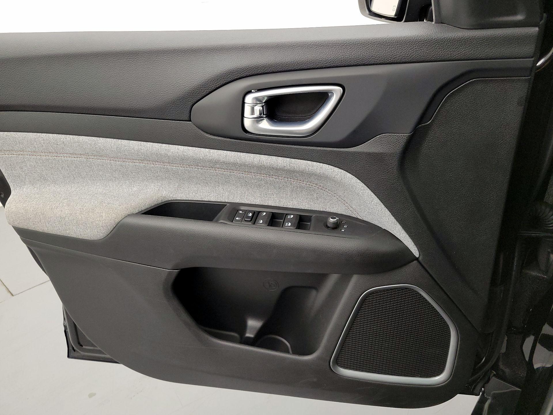 Thumbnail: 2022 Jeep Compass - 12